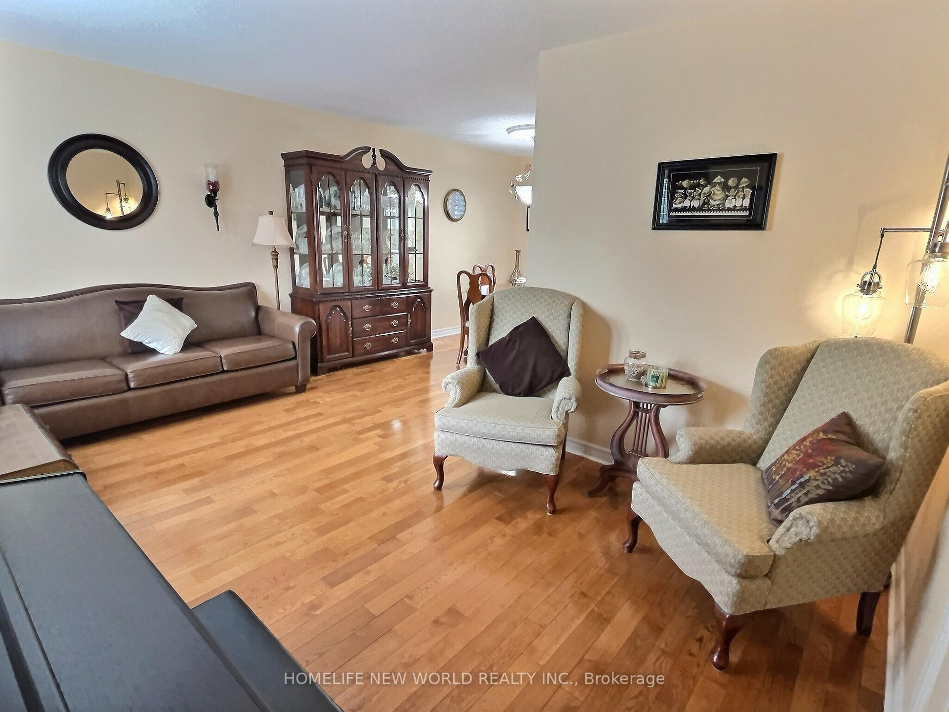 Photo 8 of 550 Cattail Court, Pickering, Woodlands — HOMEH