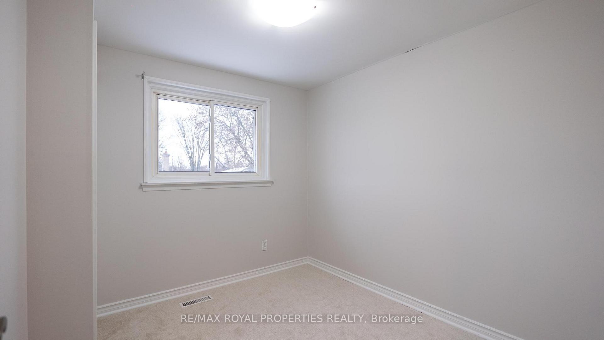 Photo 8 of 1351 Fundy #Main Street, Oshawa, Lakeview — HOMEH