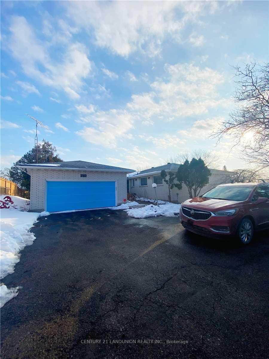 Photo 1 of 757 Taunton Road E, Oshawa, Pinecrest — HOMEH