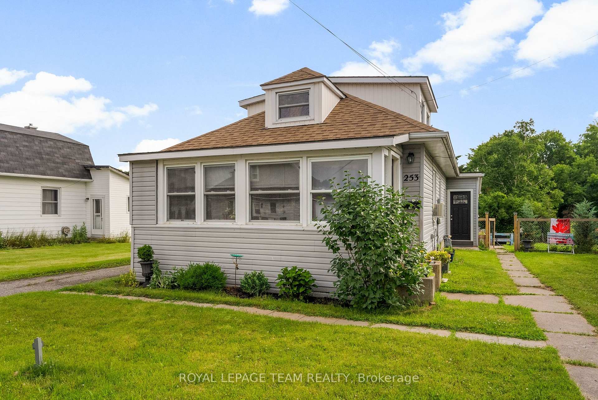 Front of 253 Mclean Street