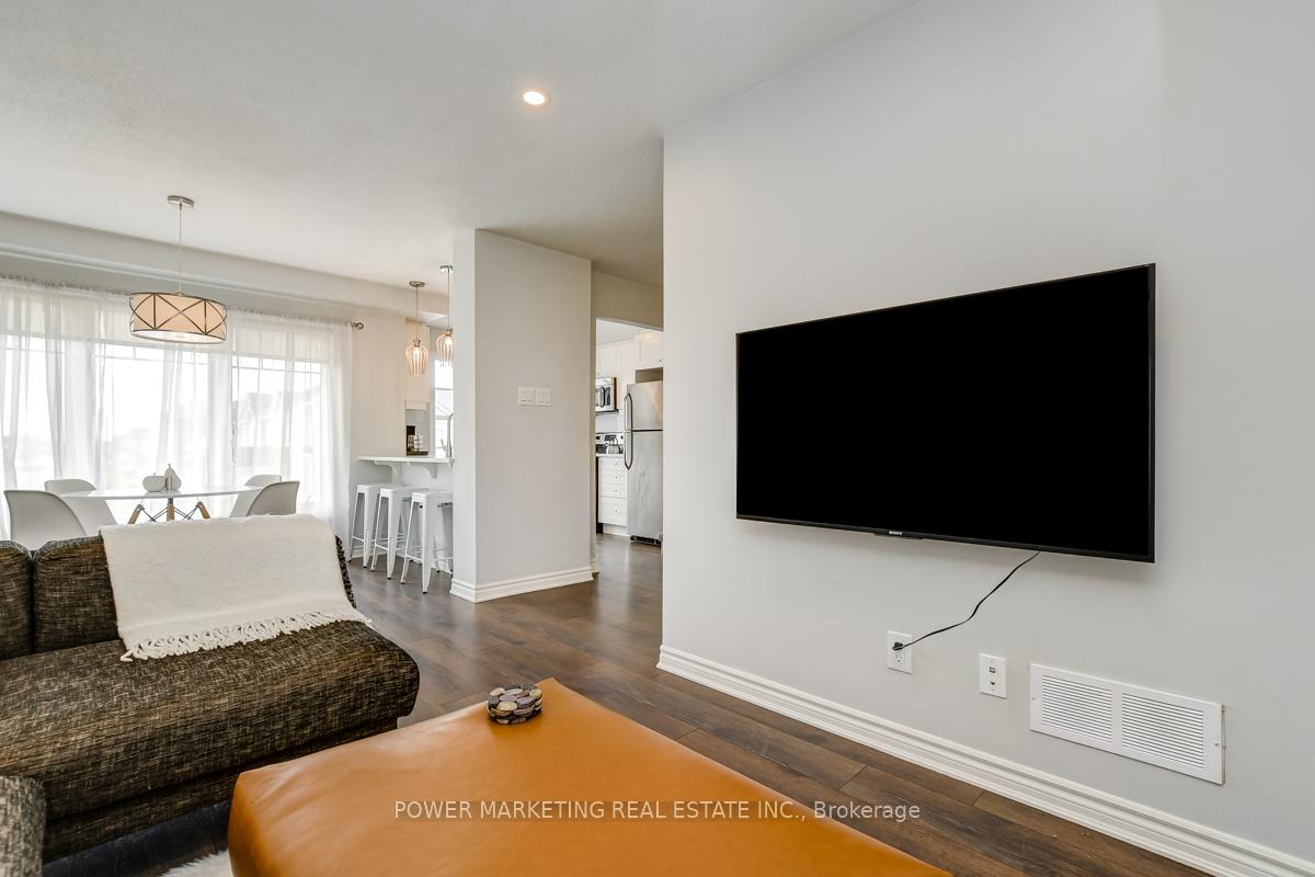 Photo 8 of 319 Sweetfern Crescent, Ottawa, Avalon West — HOMEH