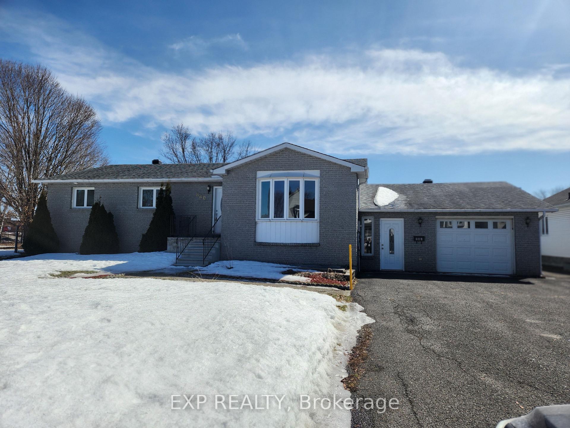 Photo 1 of 880 Beauregard Crescent, Ottawa, Fallingbrook/Ridgemount — HOMEH