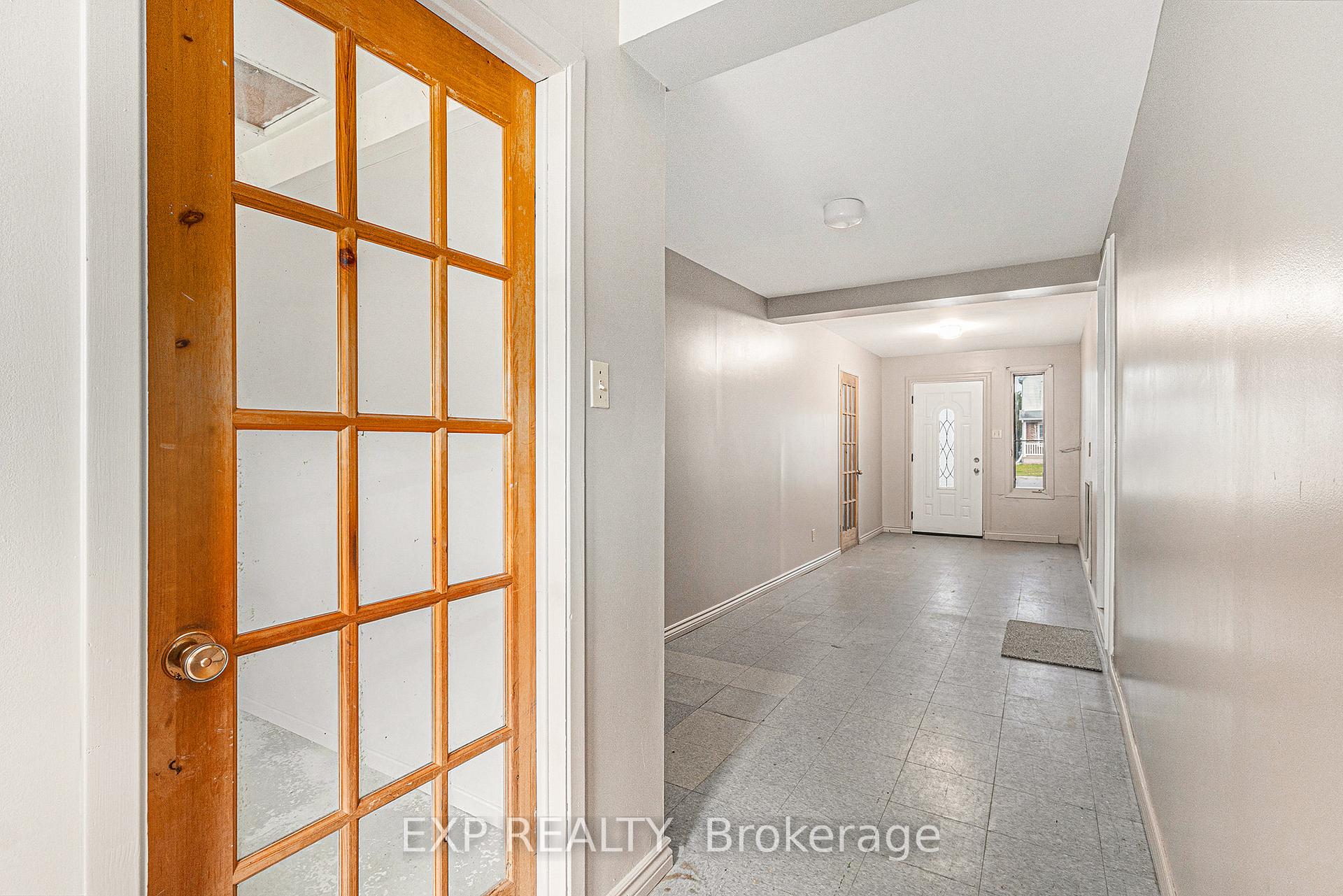 Photo 5 of 880 Beauregard Crescent, Ottawa, Fallingbrook/Ridgemount — HOMEH