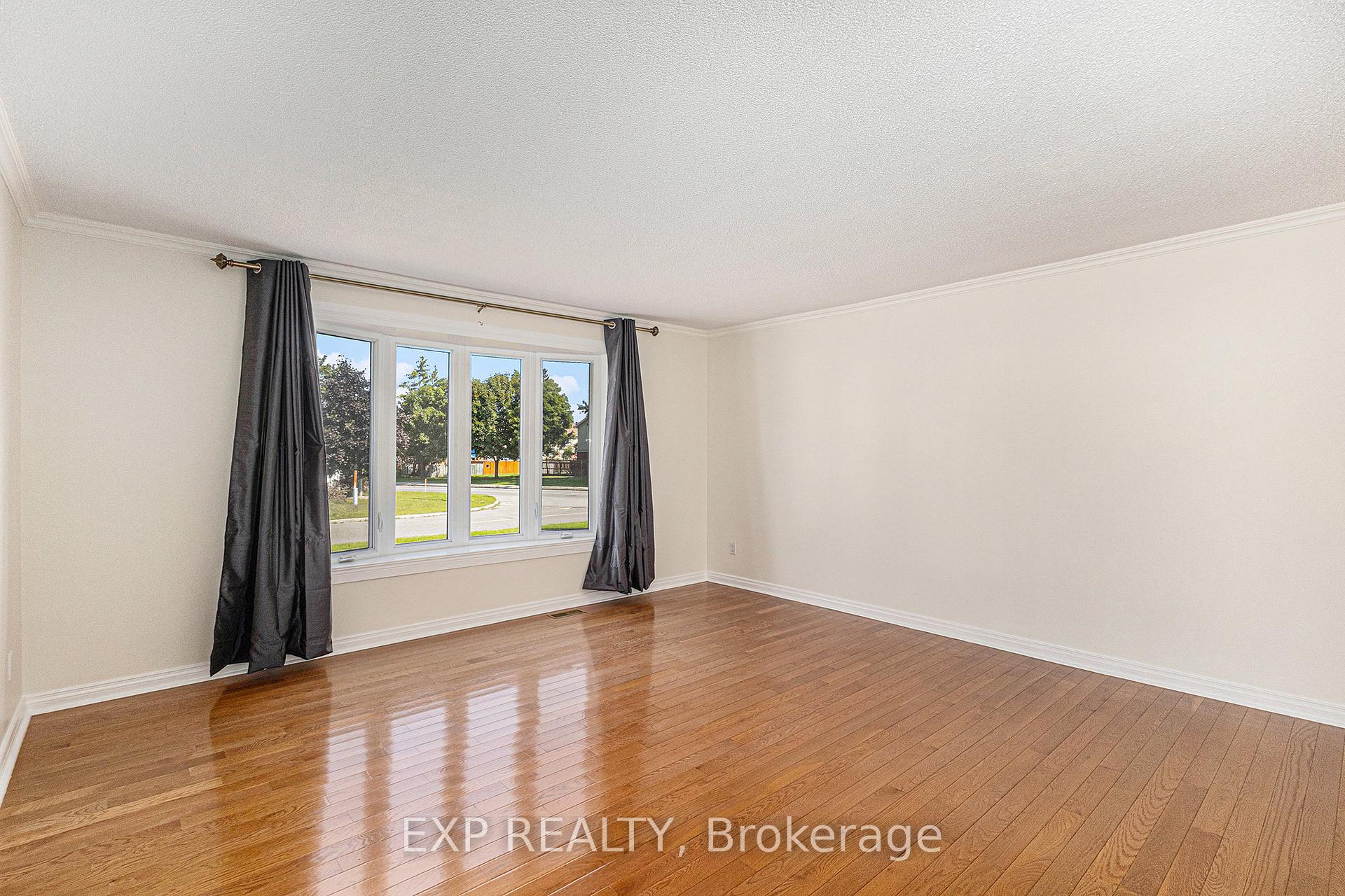 Photo 6 of 880 Beauregard Crescent, Ottawa, Fallingbrook/Ridgemount — HOMEH