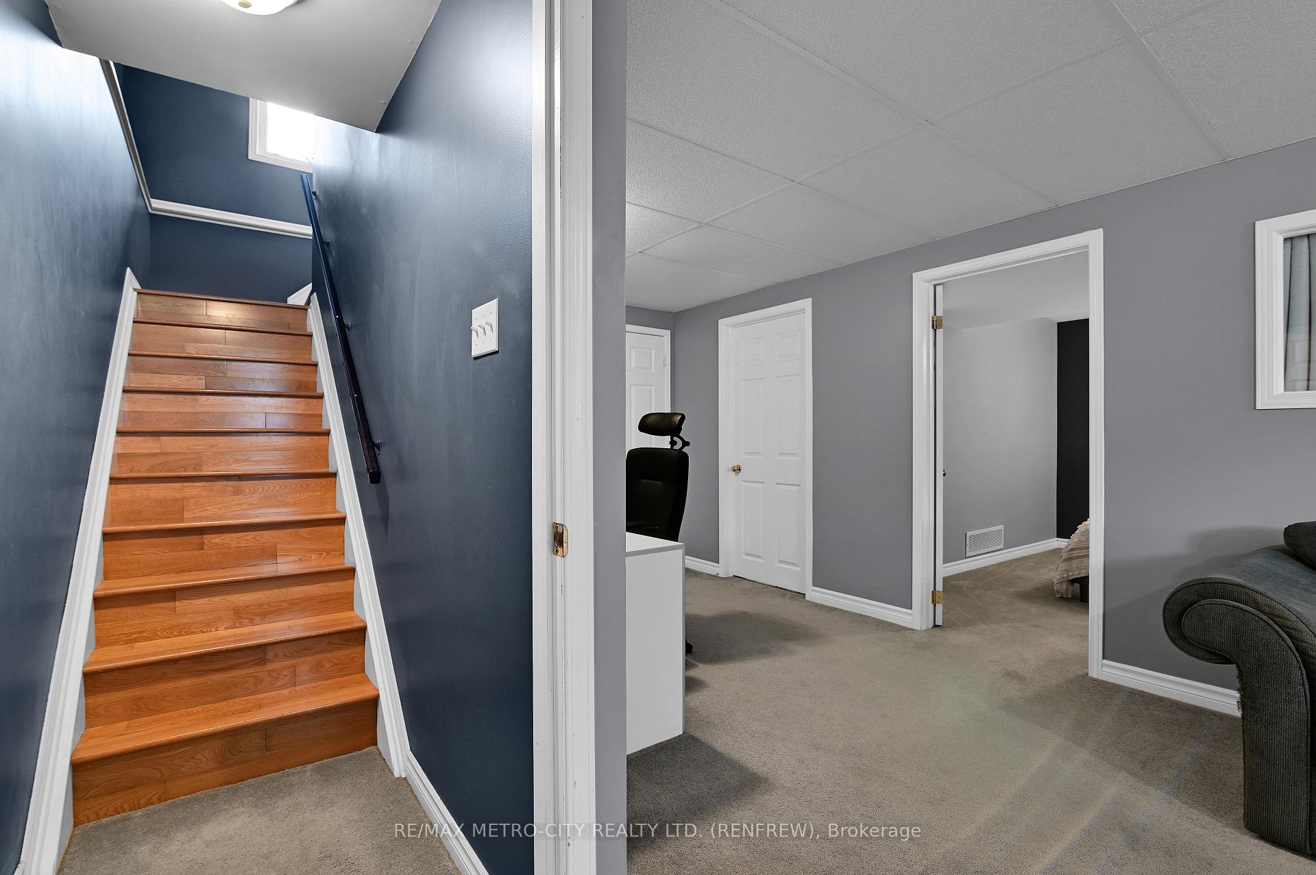 Photo 20 of 91 Haramis Drive, Renfrew — HOMEH