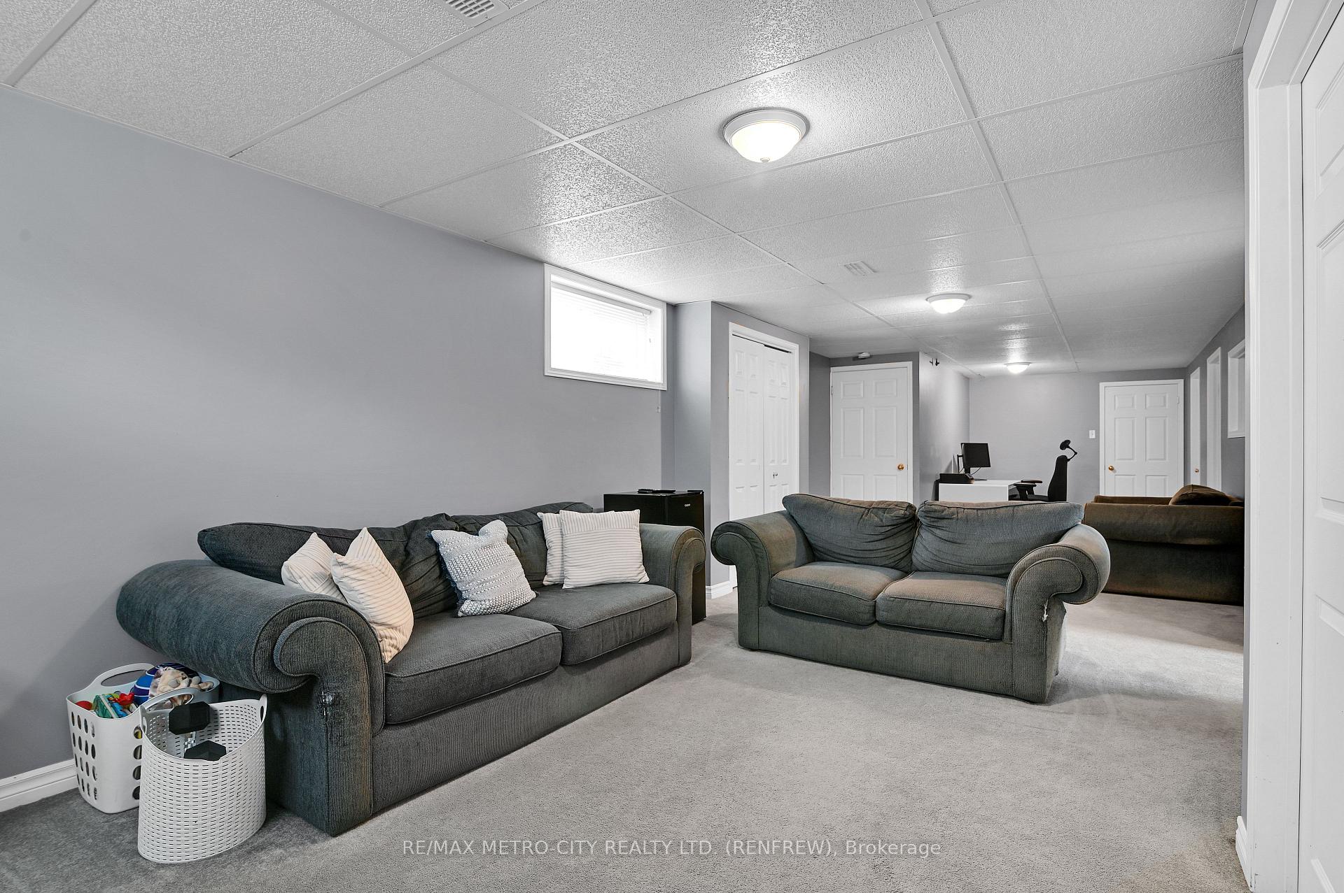Photo 24 of 91 Haramis Drive, Renfrew — HOMEH
