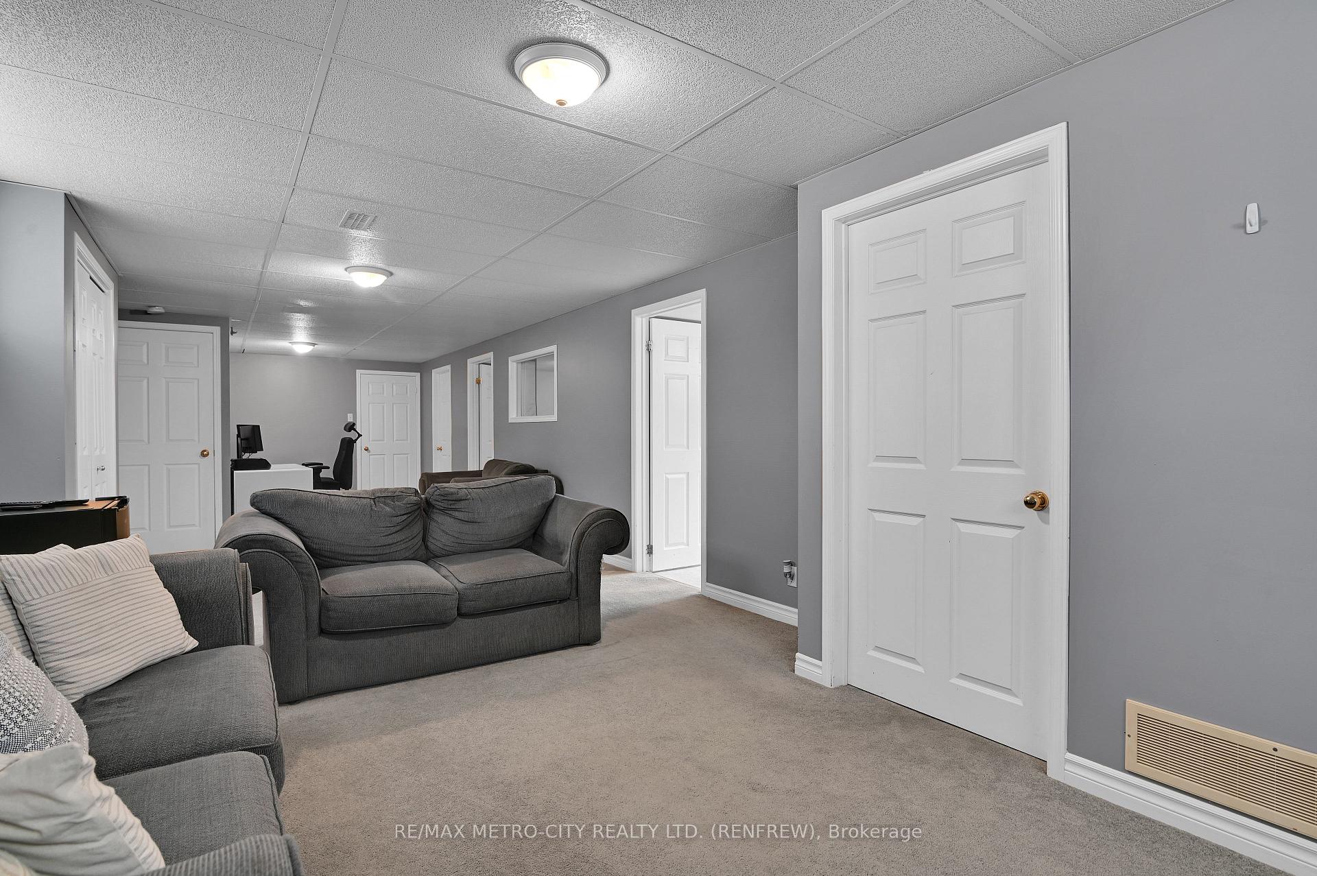 Photo 25 of 91 Haramis Drive, Renfrew — HOMEH