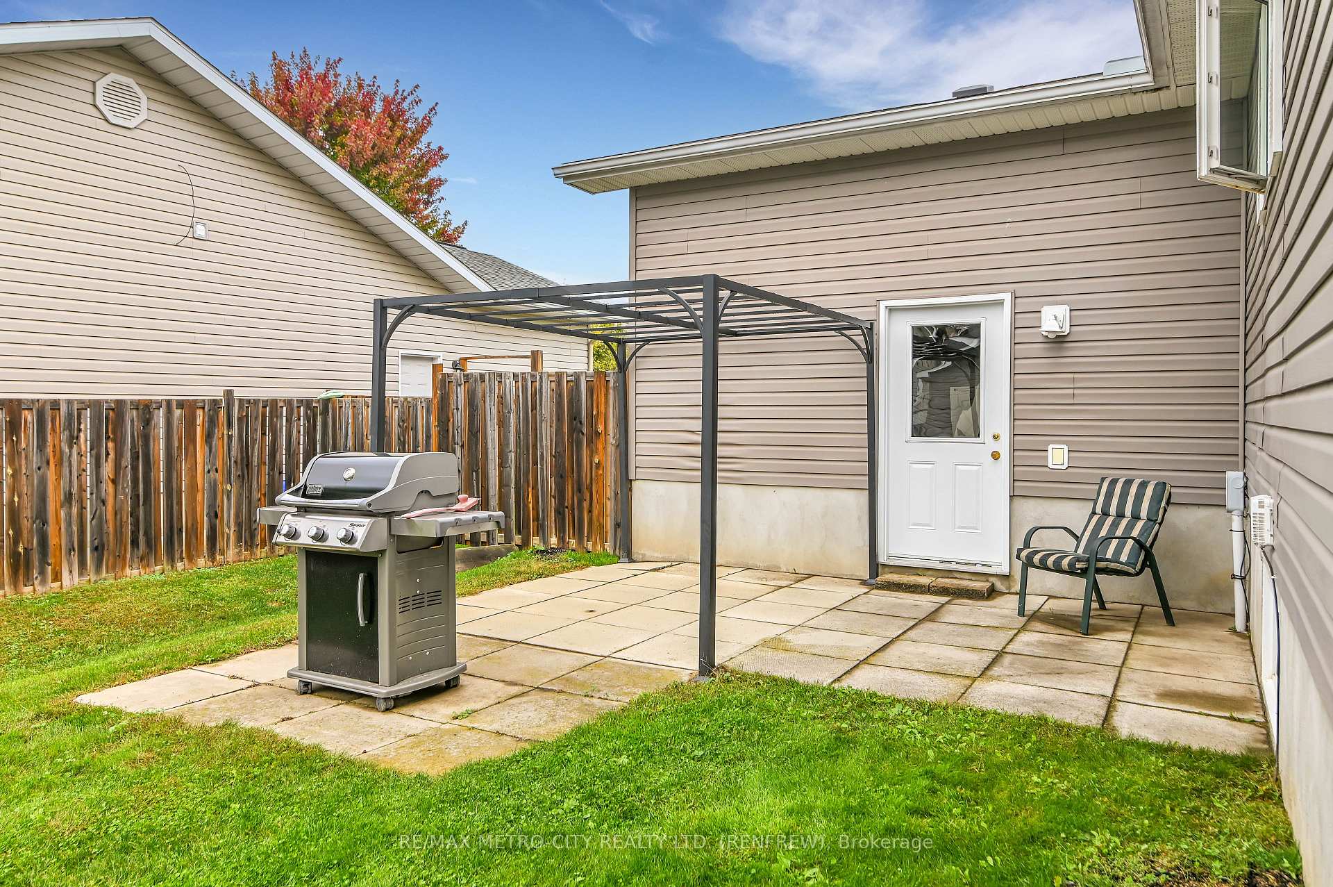 Photo 34 of 91 Haramis Drive, Renfrew — HOMEH