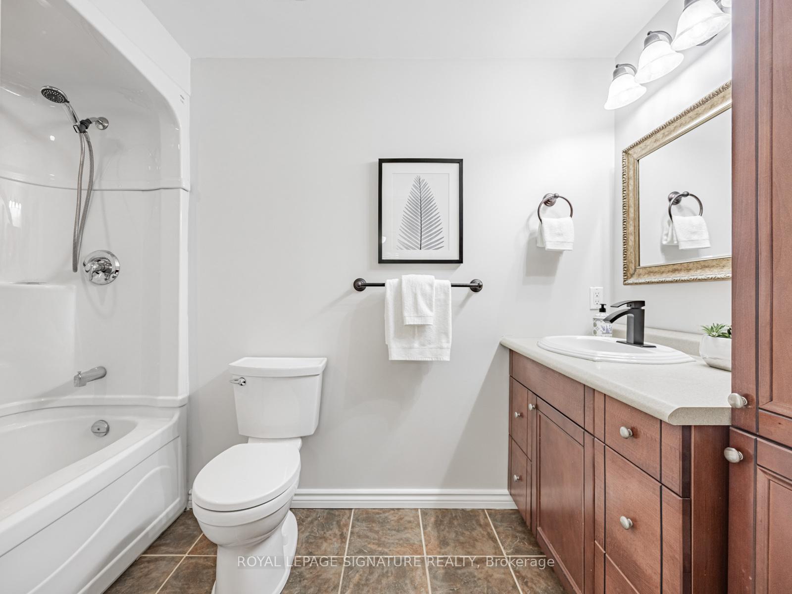 Photo 33 of 1623 Edenwood Drive, Oshawa, Samac — HOMEH