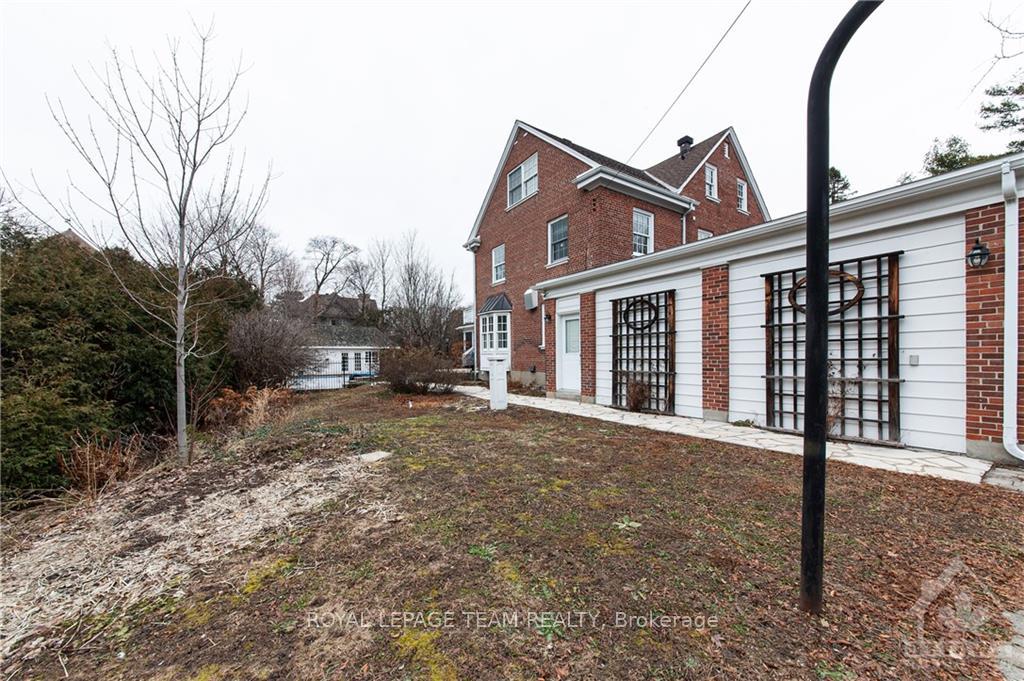 Photo 3 of 250 Thorold Road, Ottawa, Rockcliffe — HOMEH