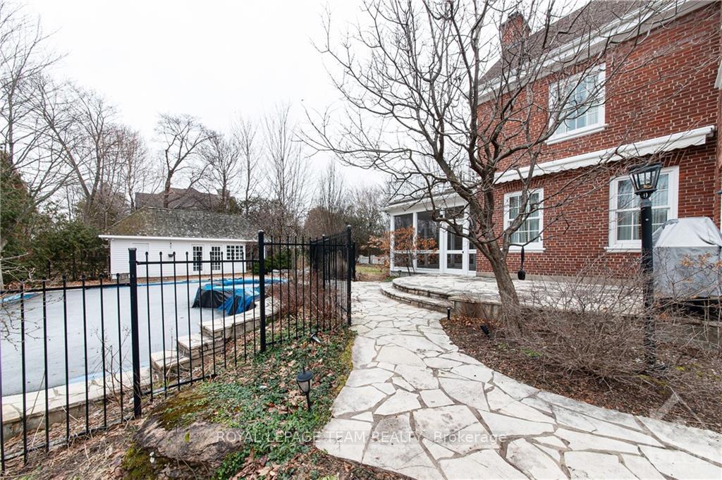 Photo 4 of 250 Thorold Road, Ottawa, Rockcliffe — HOMEH