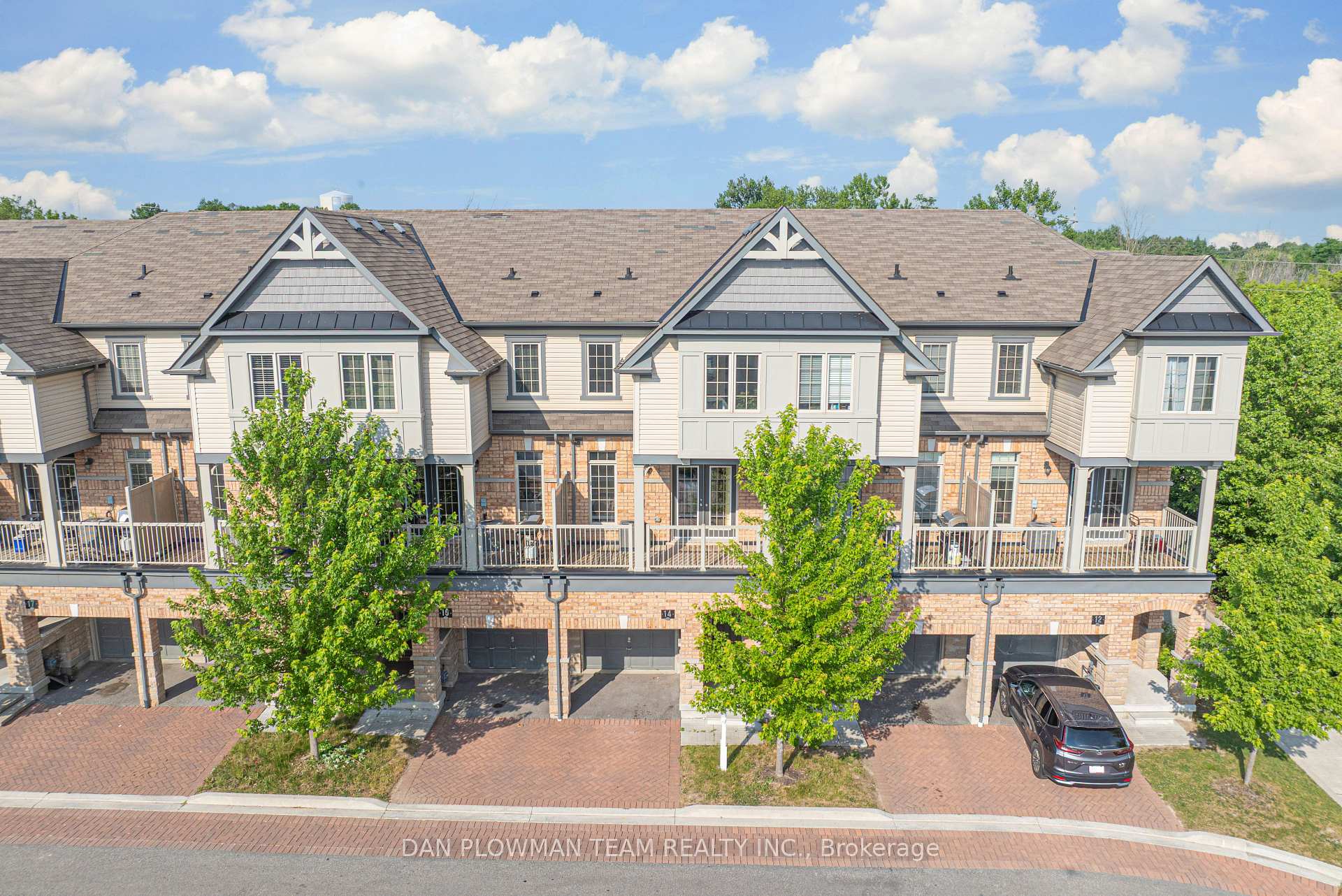 Front of Unit 14, 285 Finch Avenue