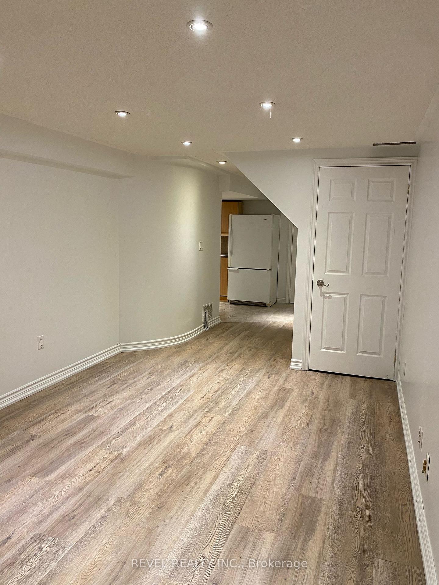 Photo 7 of 1883 Ashford Drive, Pickering, Village East — HOMEH