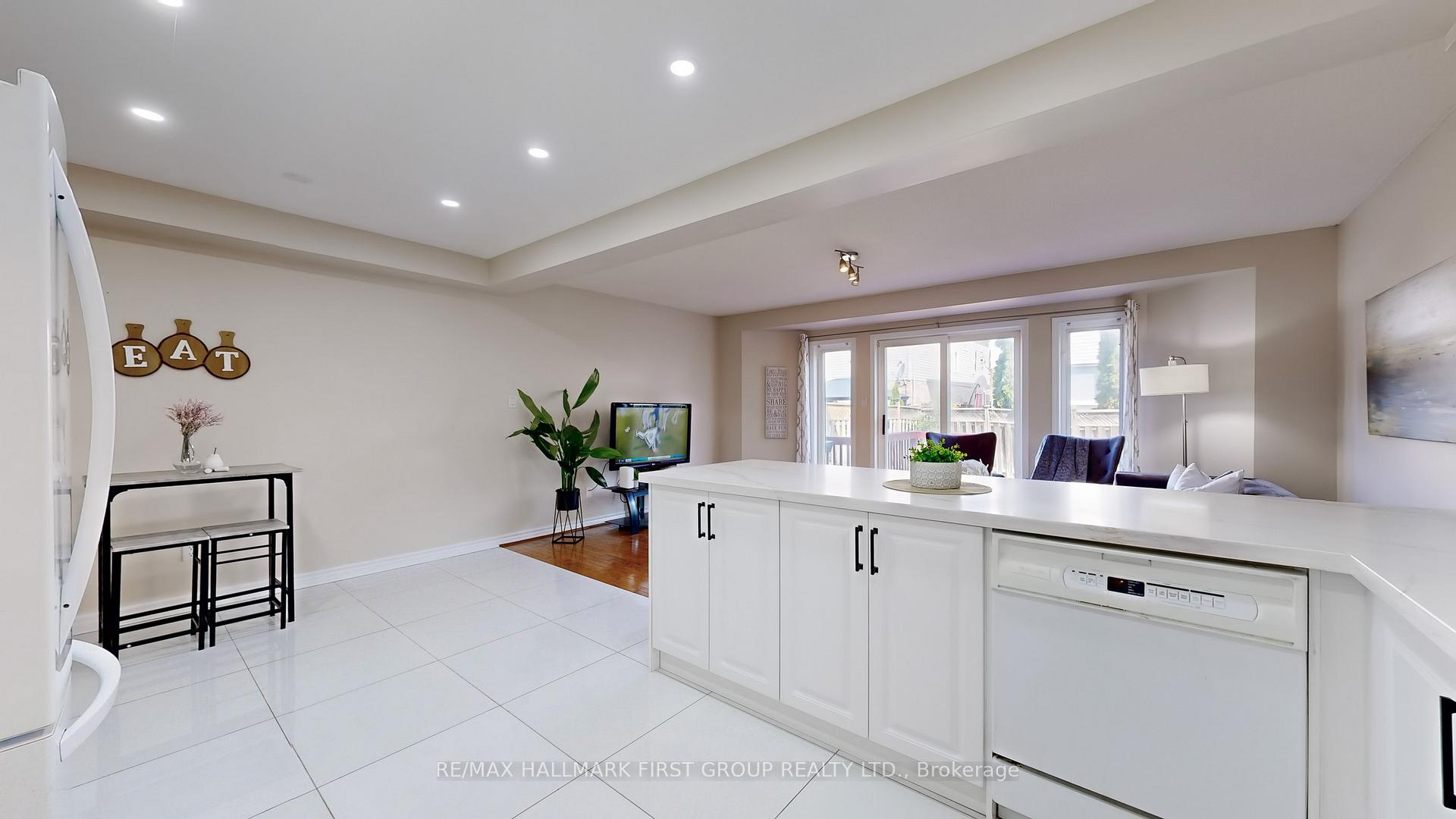 Photo 15 of 1552 Avonmore Square, Pickering, Town Centre — HOMEH