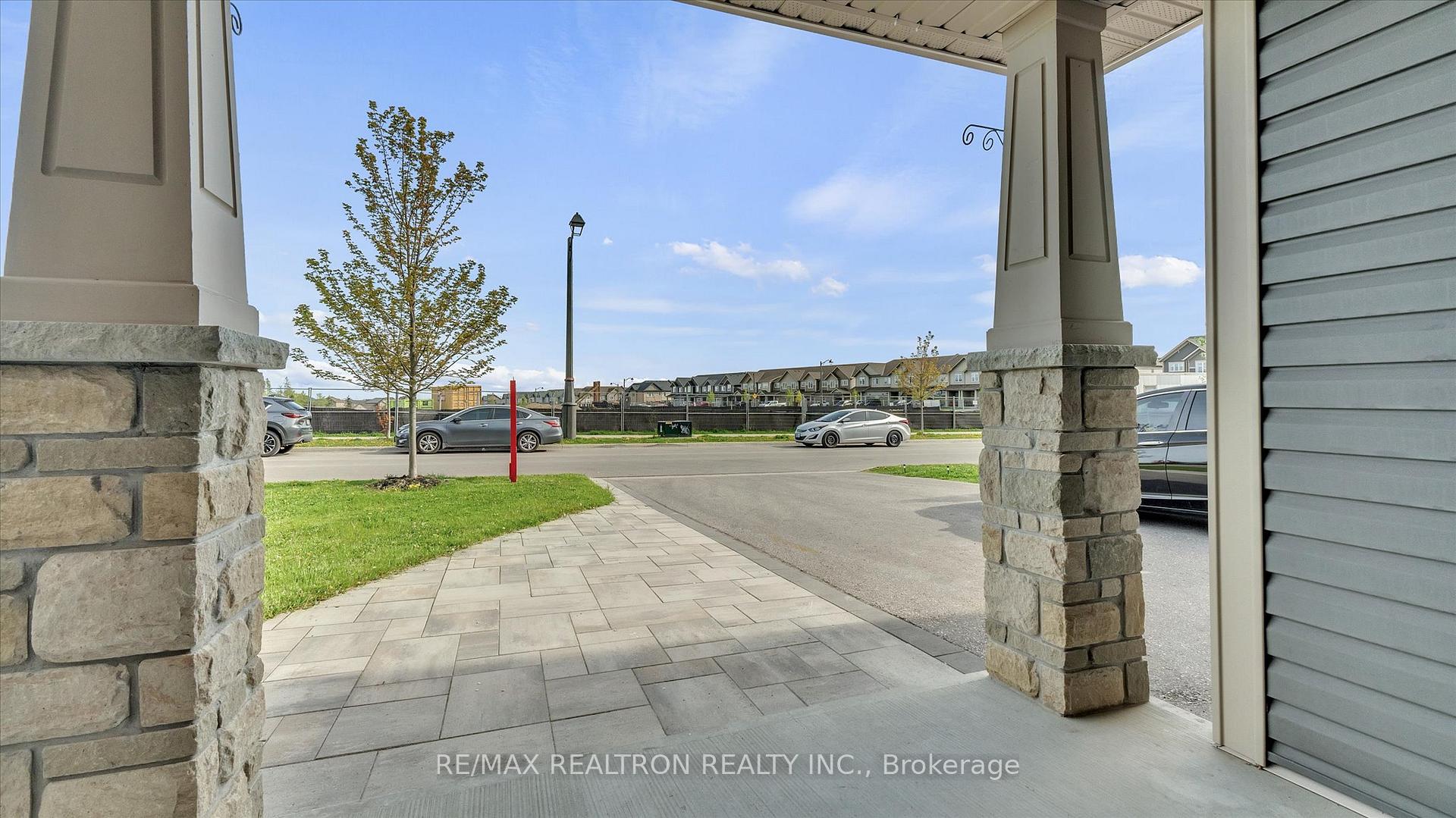 Photo 5 of 106 Symington Avenue, Oshawa, Windfields — HOMEH