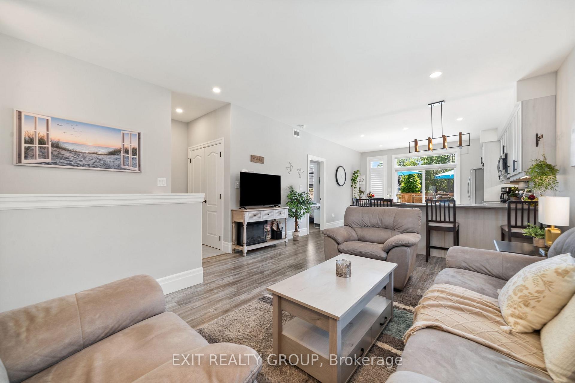 Photo 10 of 40 Curtis Street, Prince Edward County, Picton Ward — HOMEH