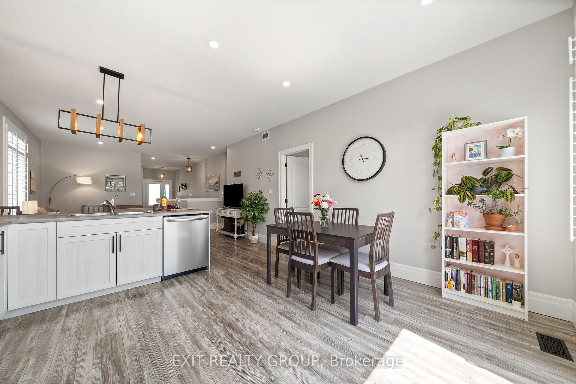 Photo 15 of 40 Curtis Street, Prince Edward County, Picton Ward — HOMEH