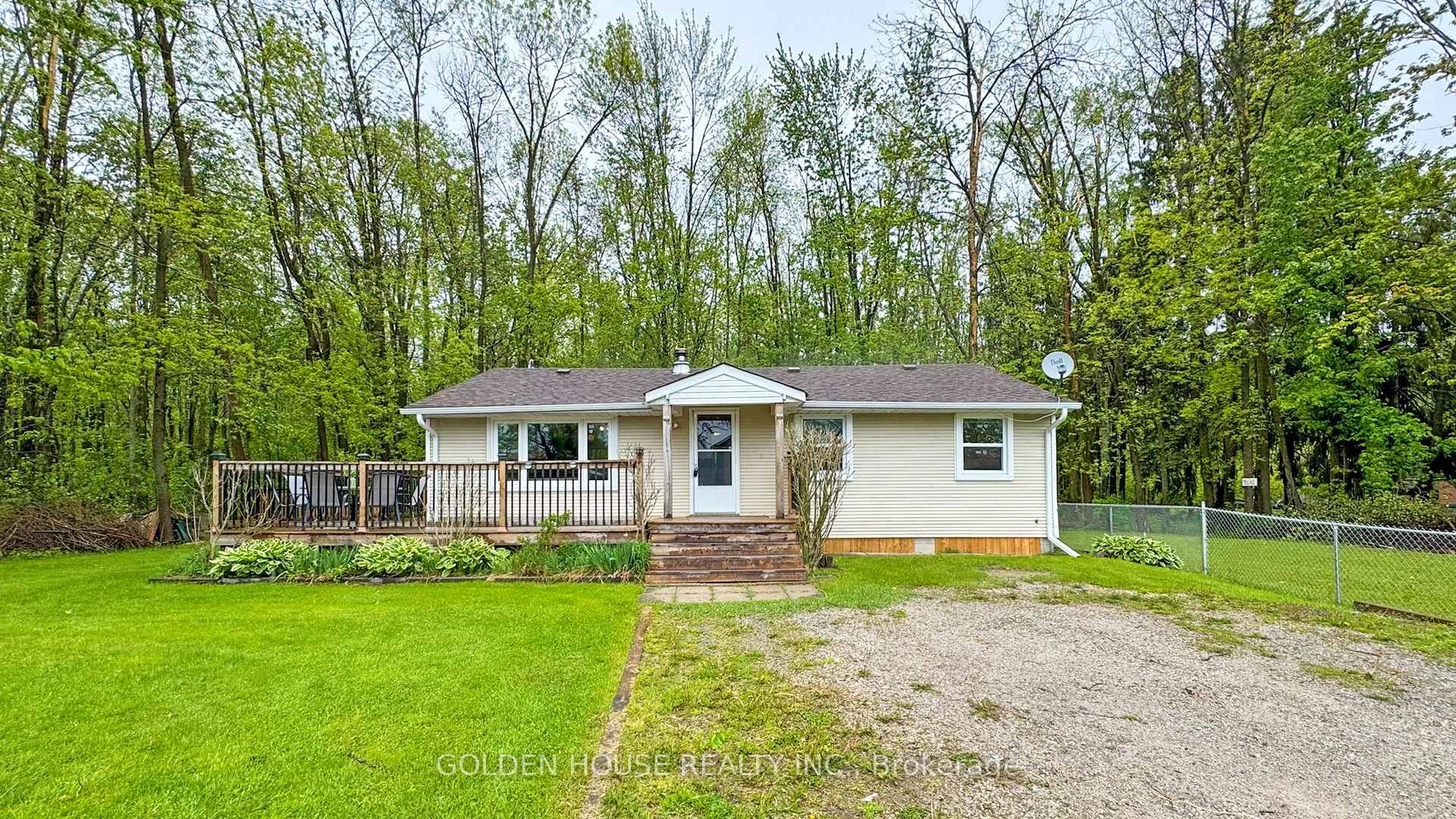 Front of 3845 Glenrest Drive