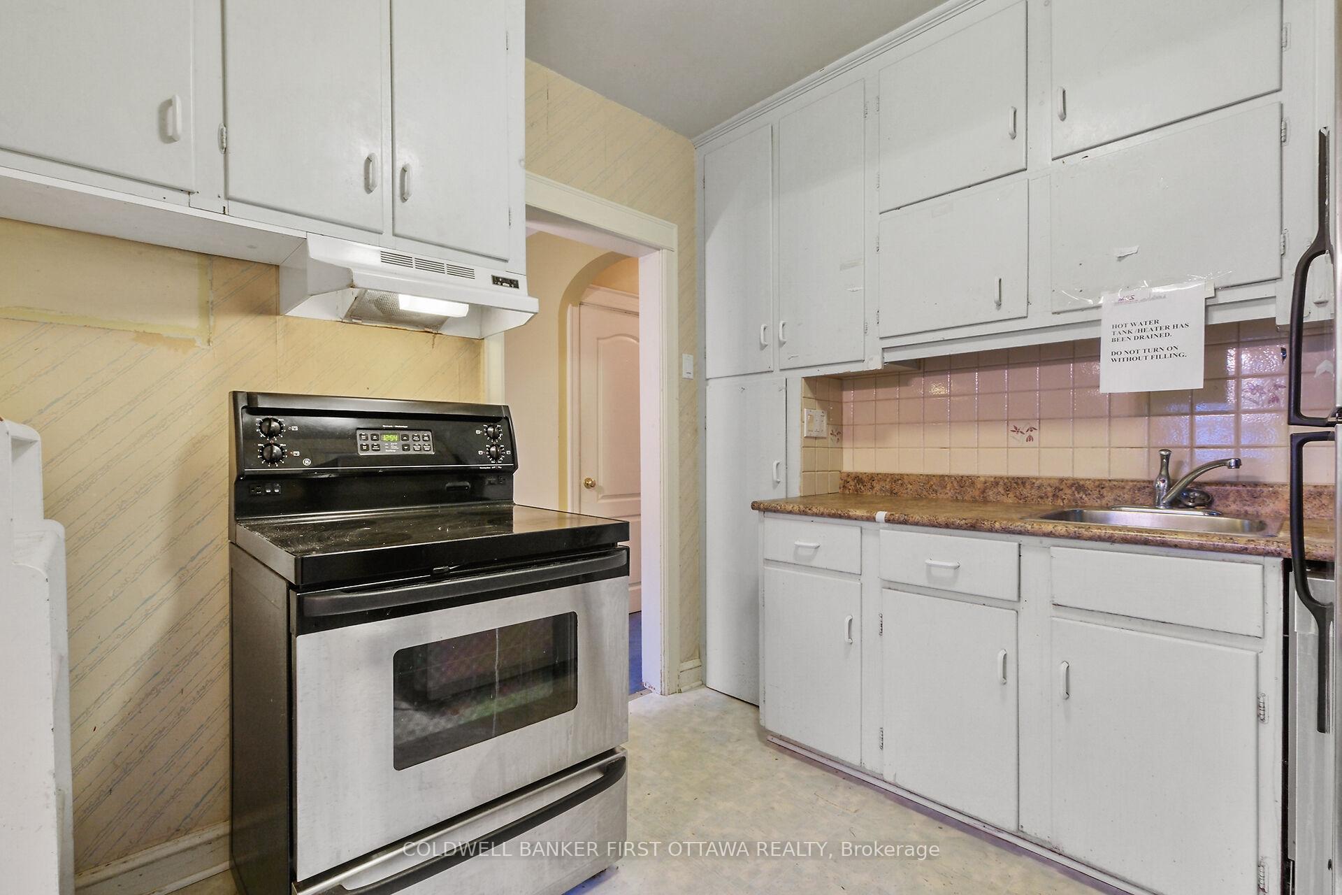 Photo 11 of 38 Acacia Avenue, Ottawa, Rockcliffe — HOMEH
