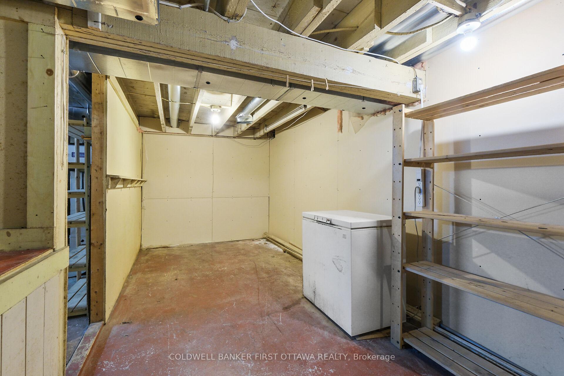 Photo 23 of 38 Acacia Avenue, Ottawa, Rockcliffe — HOMEH