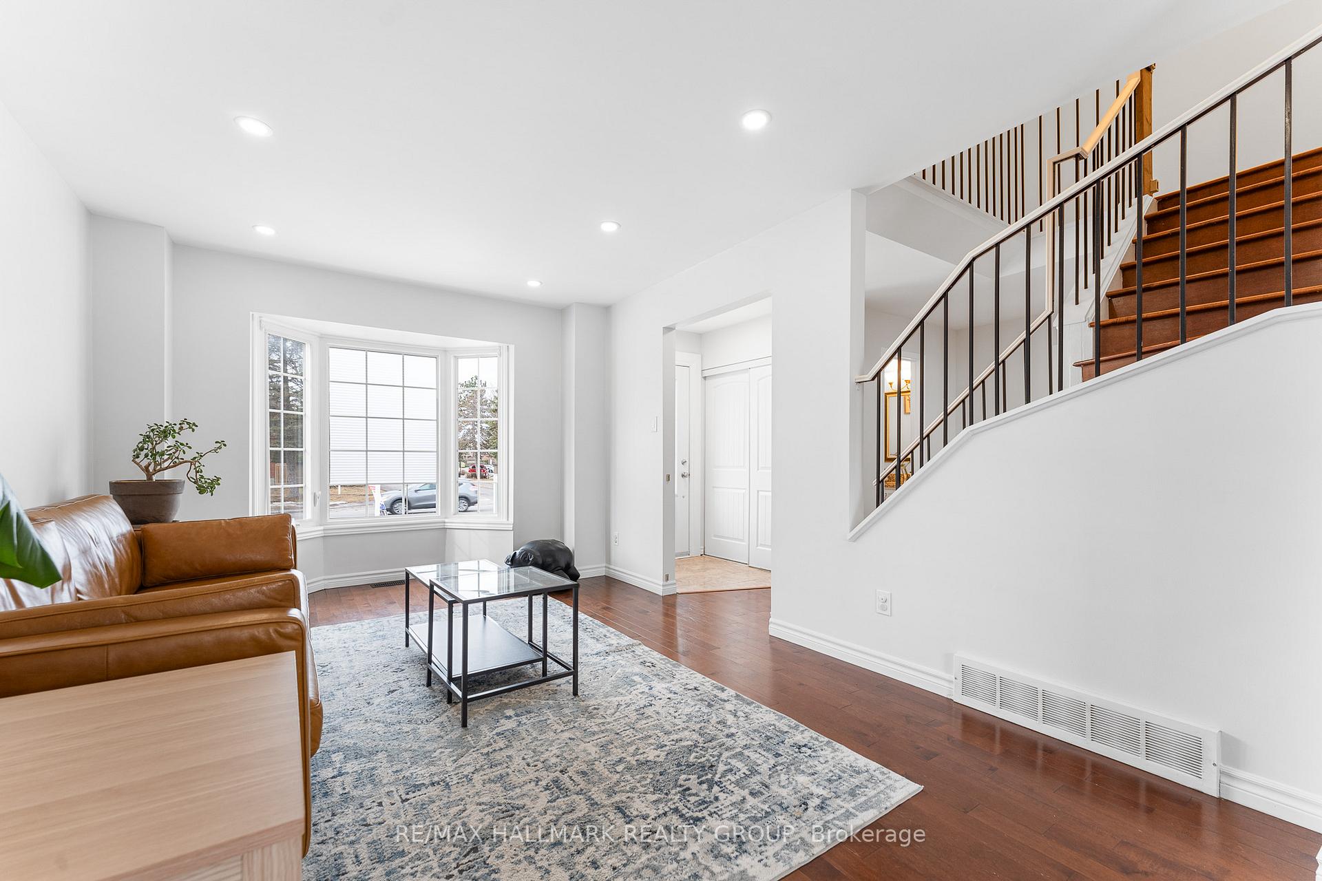 Photo 8 of 1745 Bottriell Way, Ottawa, Fallingbrook/Pineridge — HOMEH