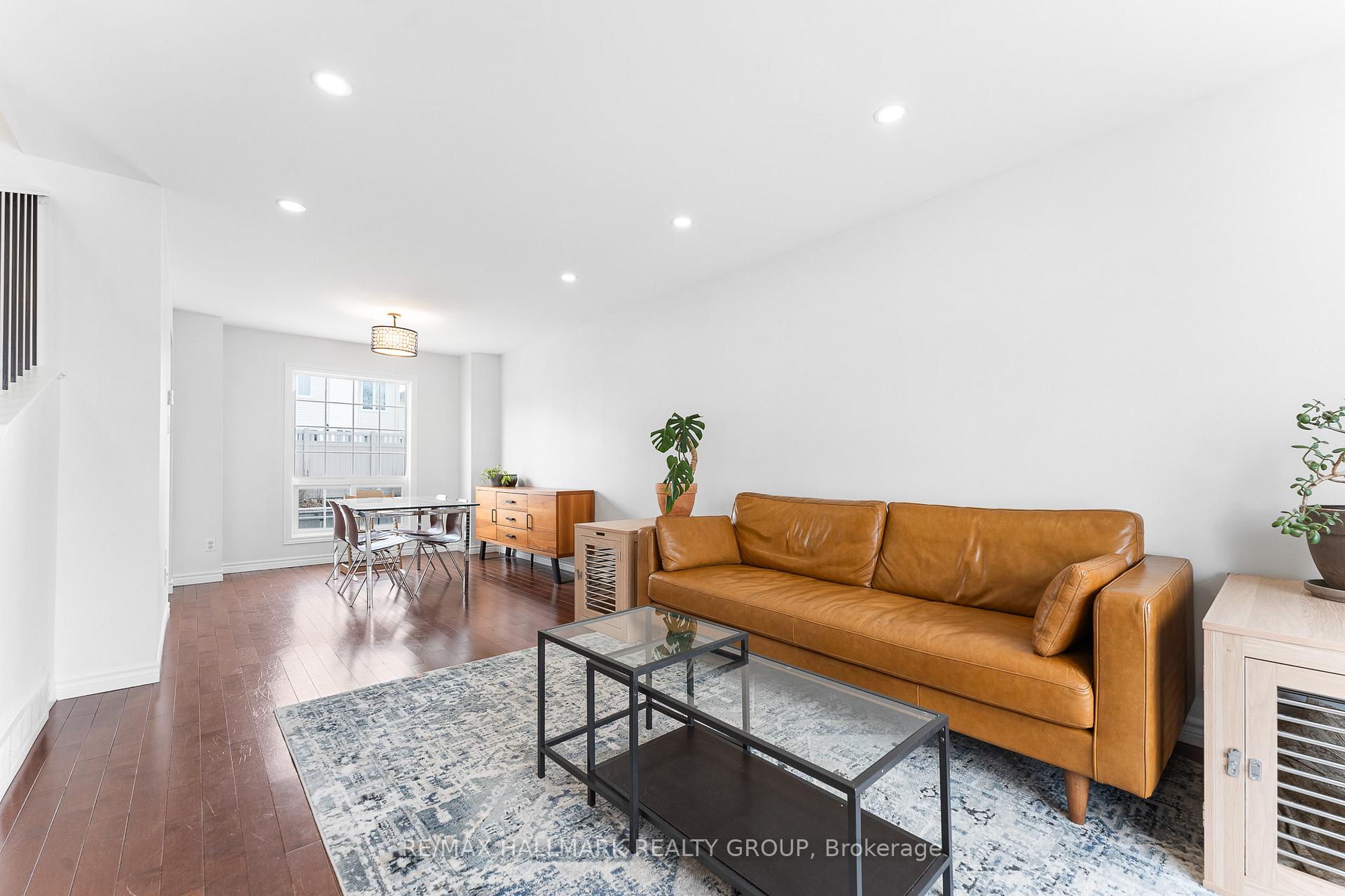 Photo 9 of 1745 Bottriell Way, Ottawa, Fallingbrook/Pineridge — HOMEH