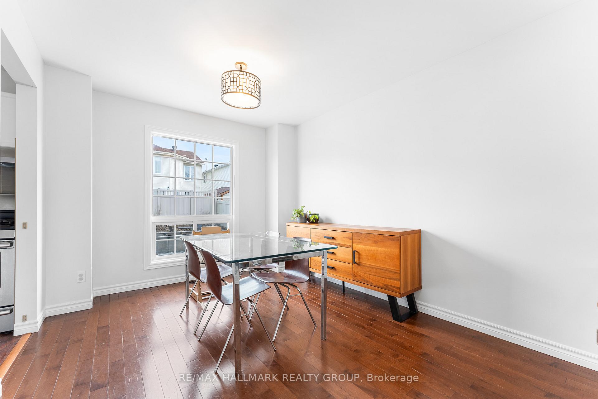 Photo 11 of 1745 Bottriell Way, Ottawa, Fallingbrook/Pineridge — HOMEH