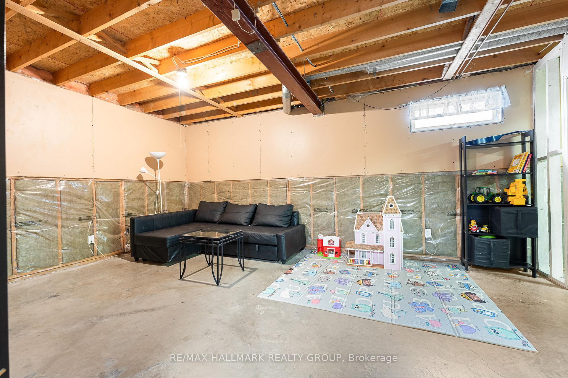 Photo 38 of 1745 Bottriell Way, Ottawa, Fallingbrook/Pineridge — HOMEH