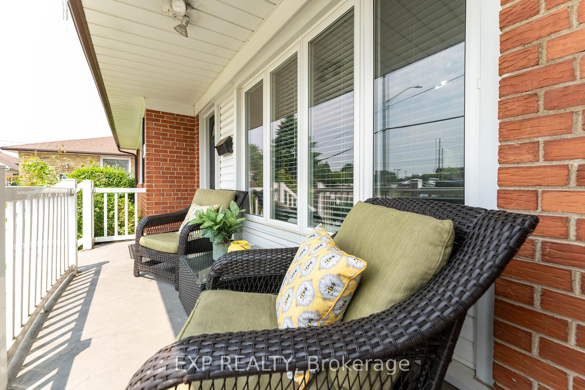 Photo 3 of 1195 Wecker Drive, Oshawa, Lakeview — HOMEH