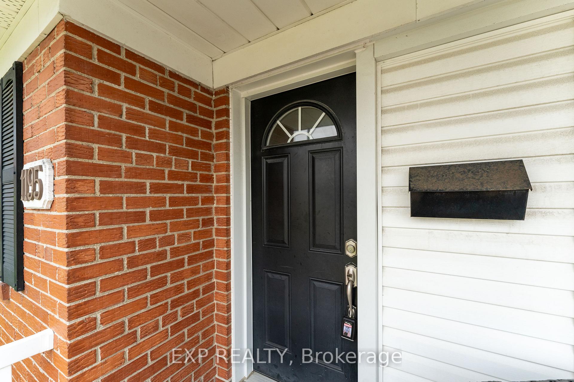 Photo 4 of 1195 Wecker Drive, Oshawa, Lakeview — HOMEH