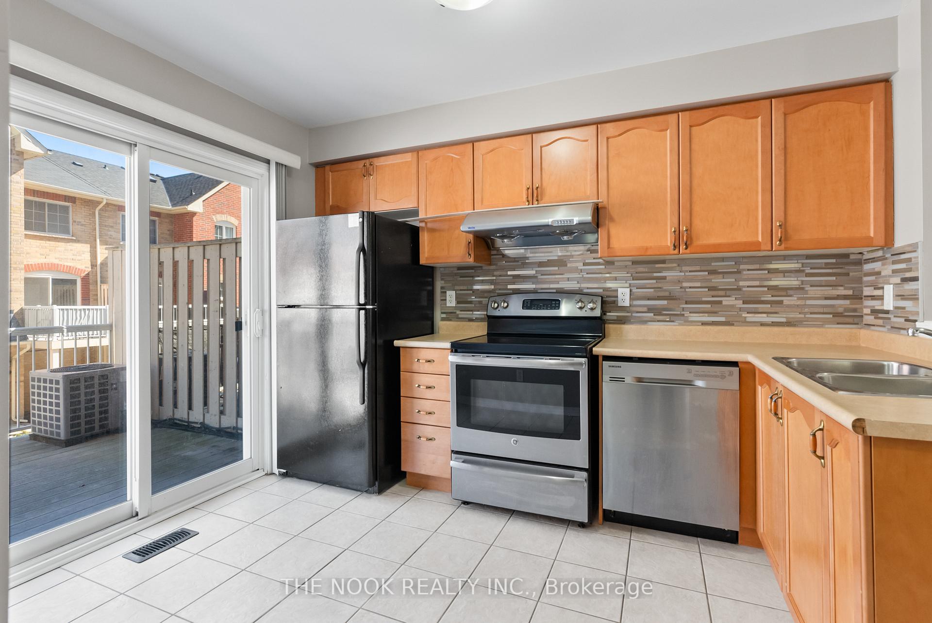 Photo 11 of Unit 8, 1775 Valley Farm Road, Pickering, Town Centre — HOMEH