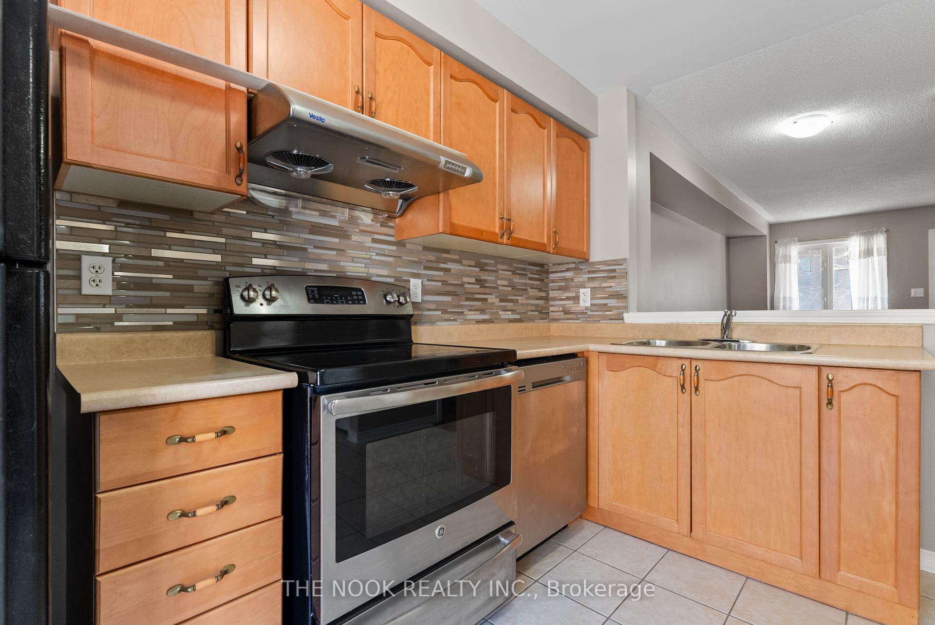 Photo 14 of Unit 8, 1775 Valley Farm Road, Pickering, Town Centre — HOMEH