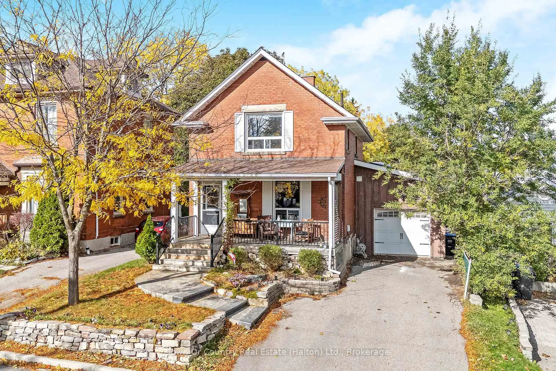 Photo 1 of 10 English Street, Brampton, Brampton West — HOMEH