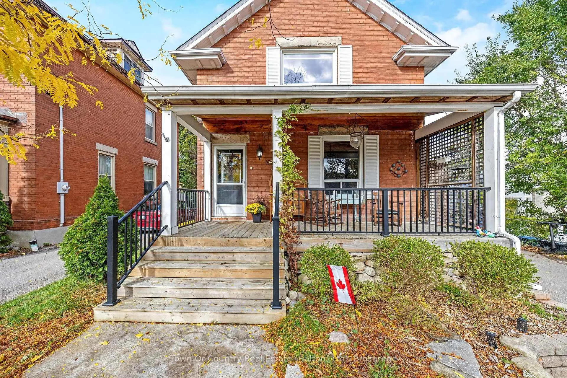 Photo 2 of 10 English Street, Brampton, Brampton West — HOMEH