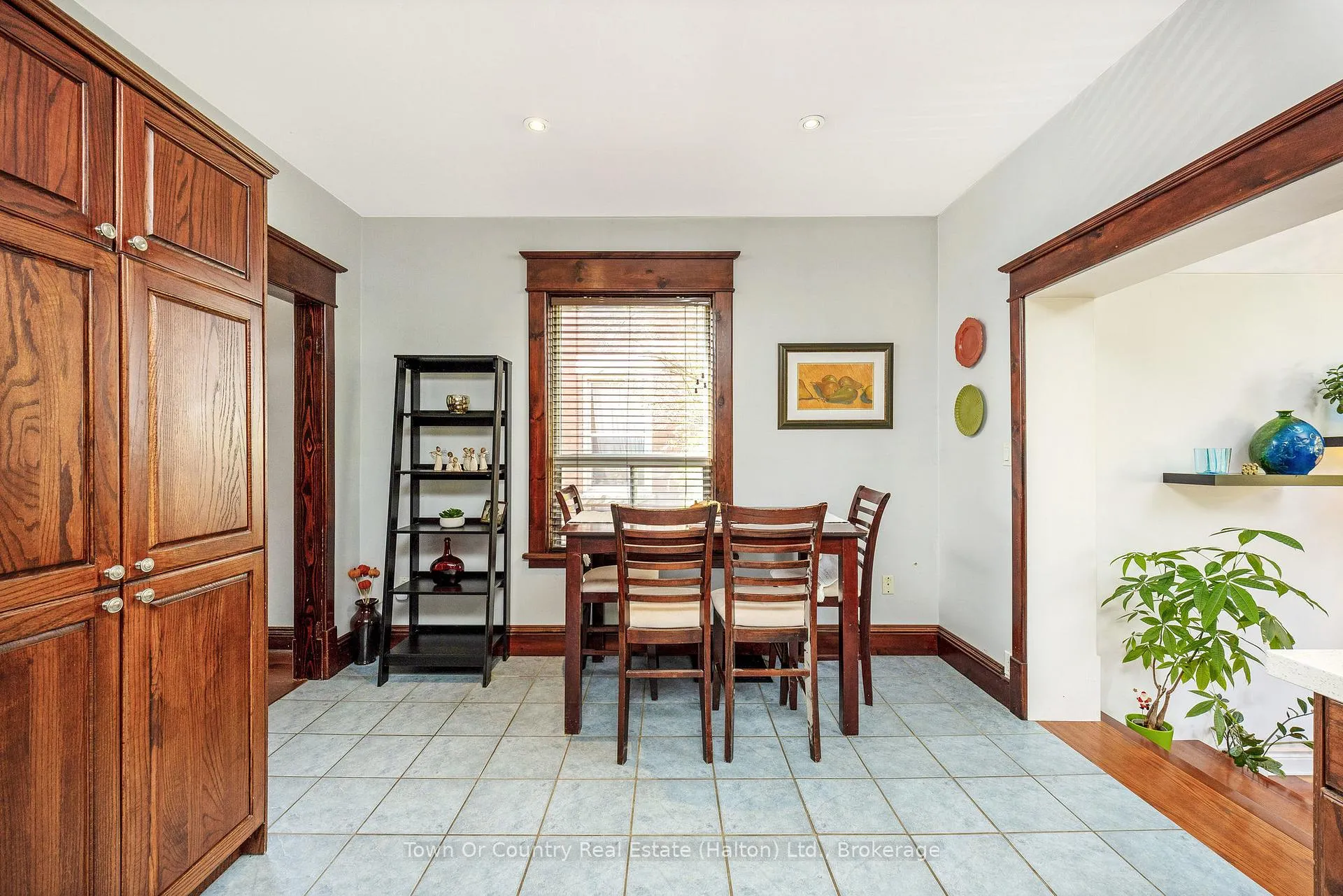 Photo 12 of 10 English Street, Brampton, Brampton West — HOMEH