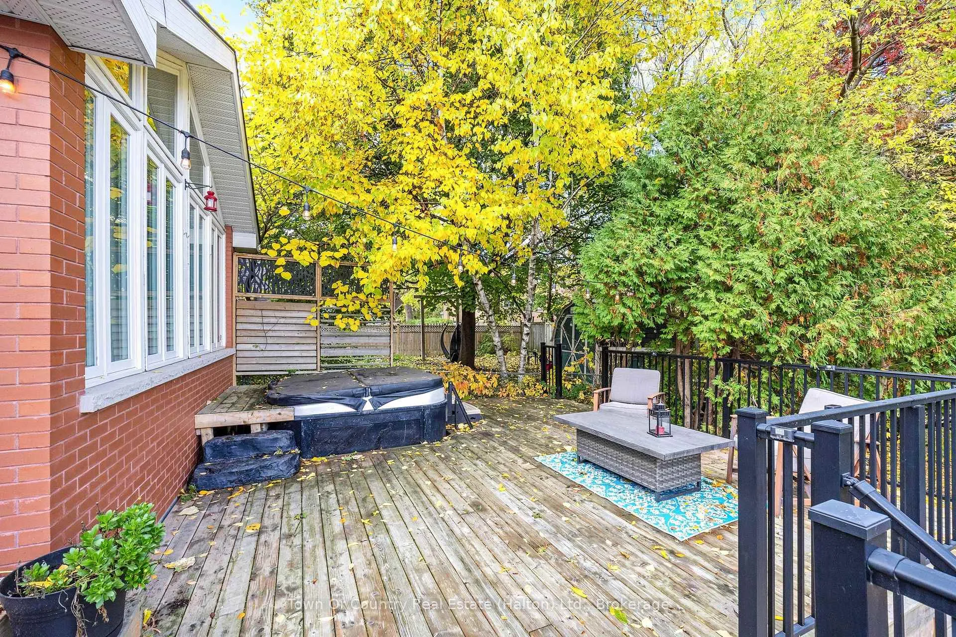 Photo 28 of 10 English Street, Brampton, Brampton West — HOMEH