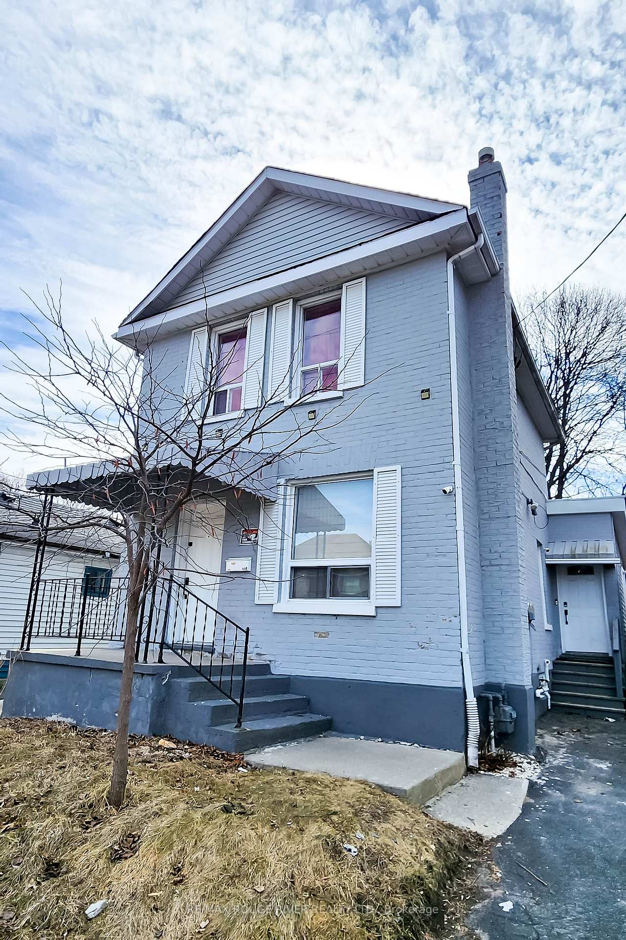 Photo 2 of 284 Albert Street, Oshawa, Central — HOMEH