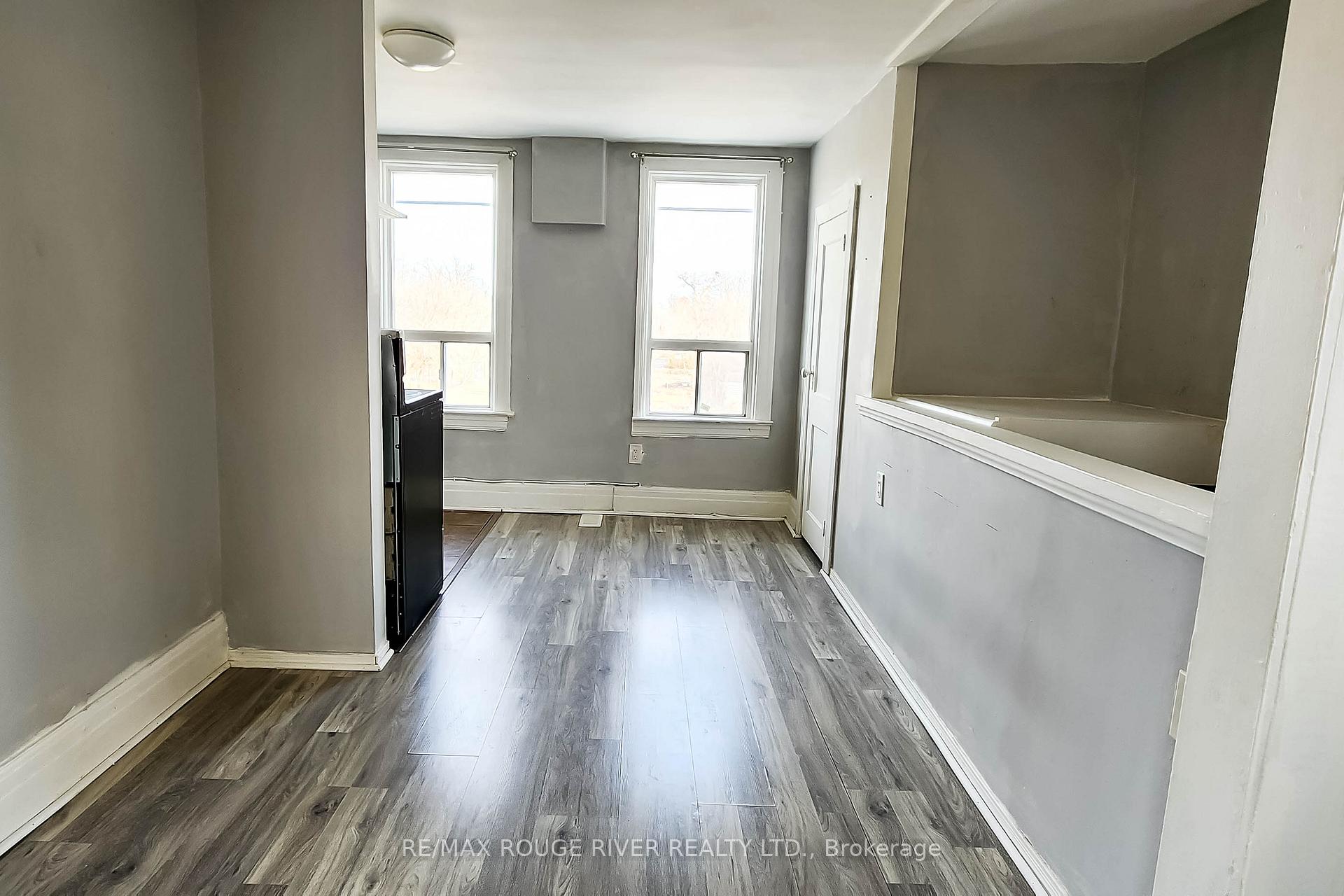 Photo 4 of 284 Albert Street, Oshawa, Central — HOMEH