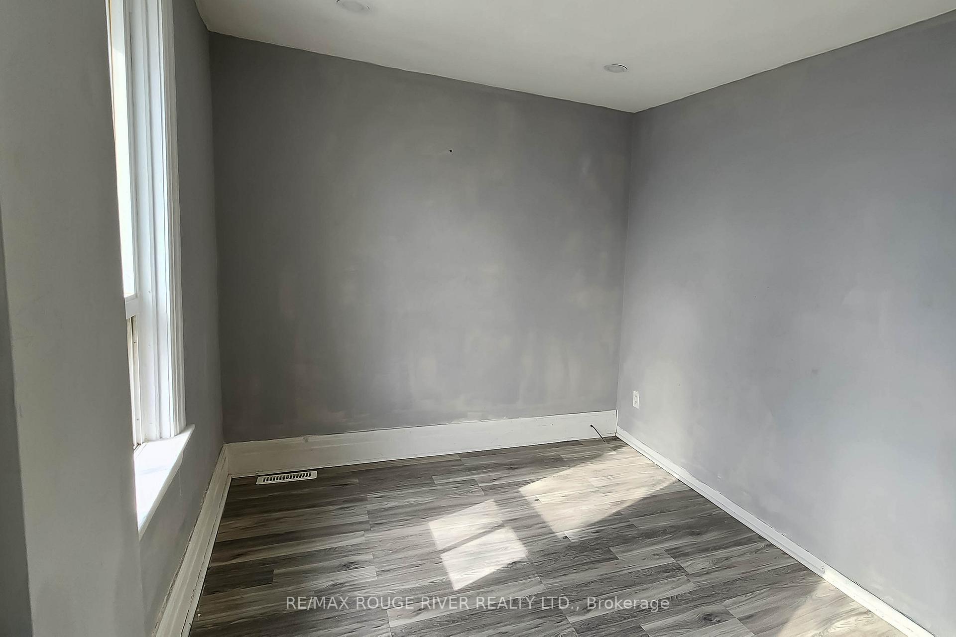 Photo 7 of 284 Albert Street, Oshawa, Central — HOMEH