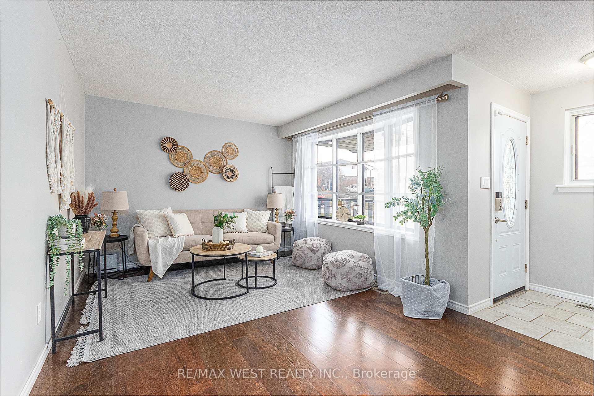 Photo 2 of 480 Sedan Crescent, Oshawa, Central — HOMEH