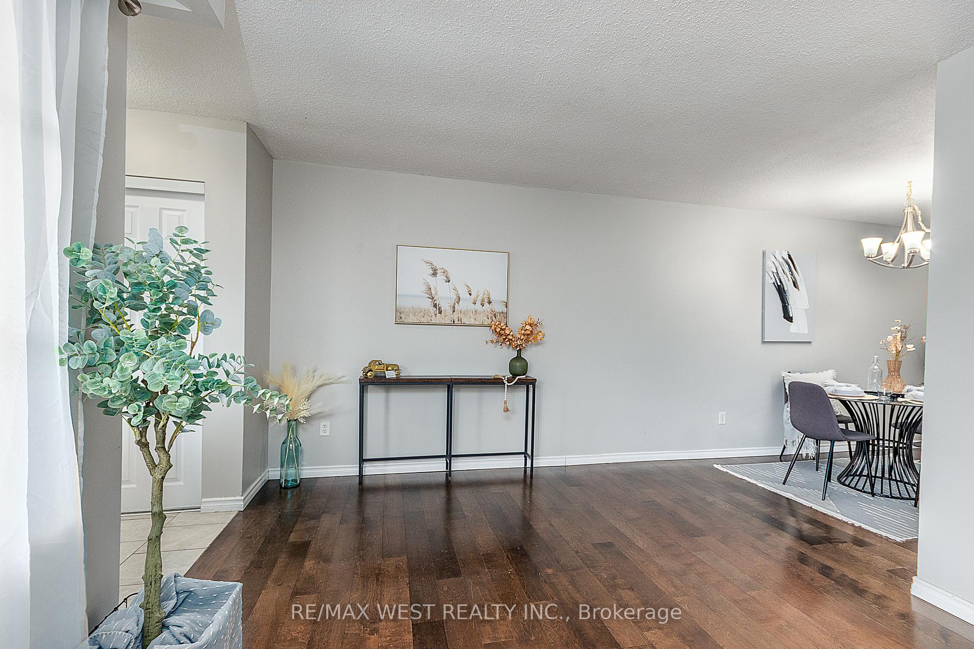 Photo 5 of 480 Sedan Crescent, Oshawa, Central — HOMEH