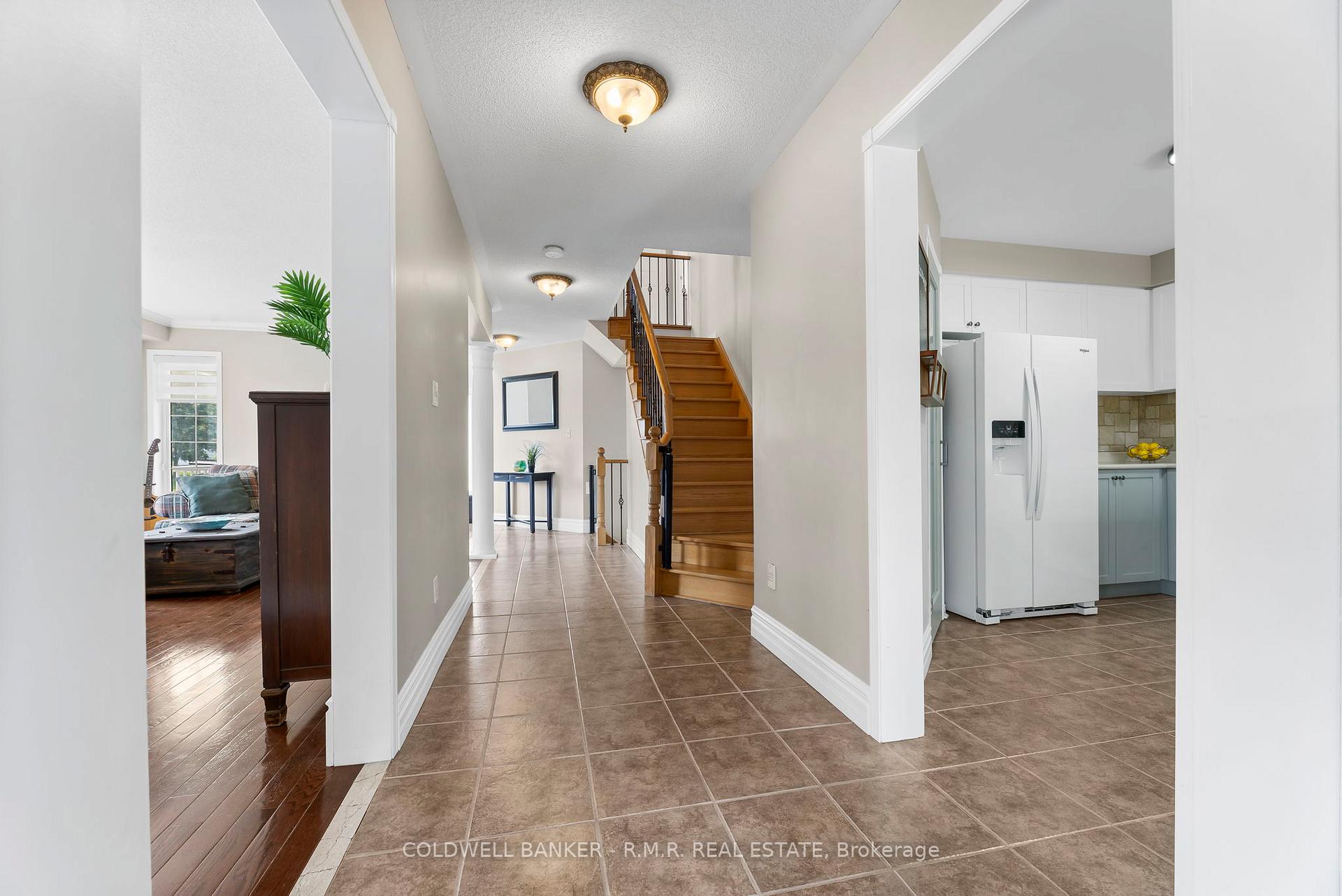 Photo 4 of 1151 Ashgrove Crescent, Oshawa, Pinecrest — HOMEH