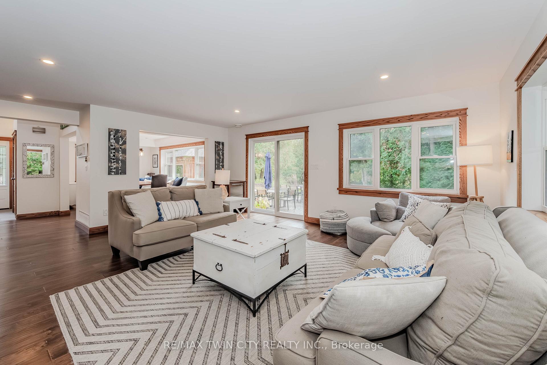 Photo 6 of 641 Watson Road S, Puslinch, Rural Puslinch East — HOMEH