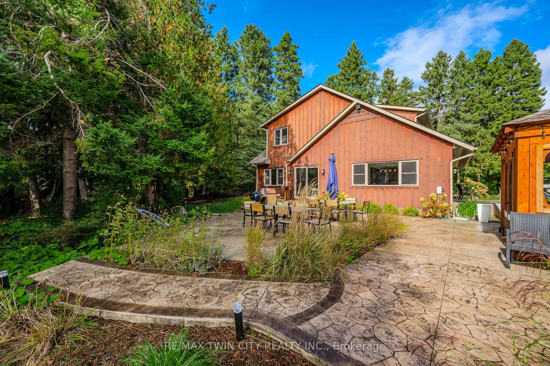 Photo 21 of 641 Watson Road S, Puslinch, Rural Puslinch East — HOMEH