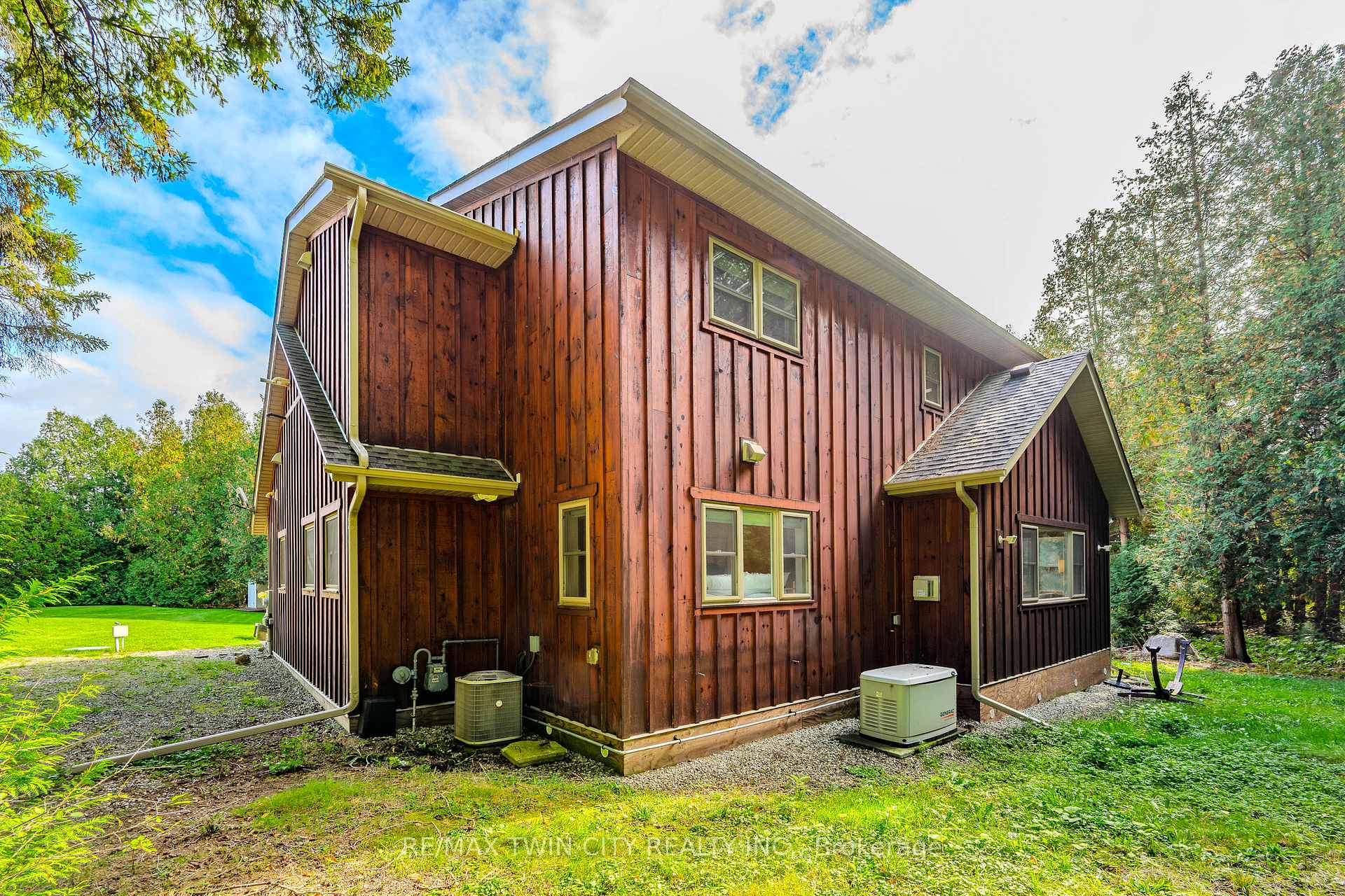 Photo 24 of 641 Watson Road S, Puslinch, Rural Puslinch East — HOMEH
