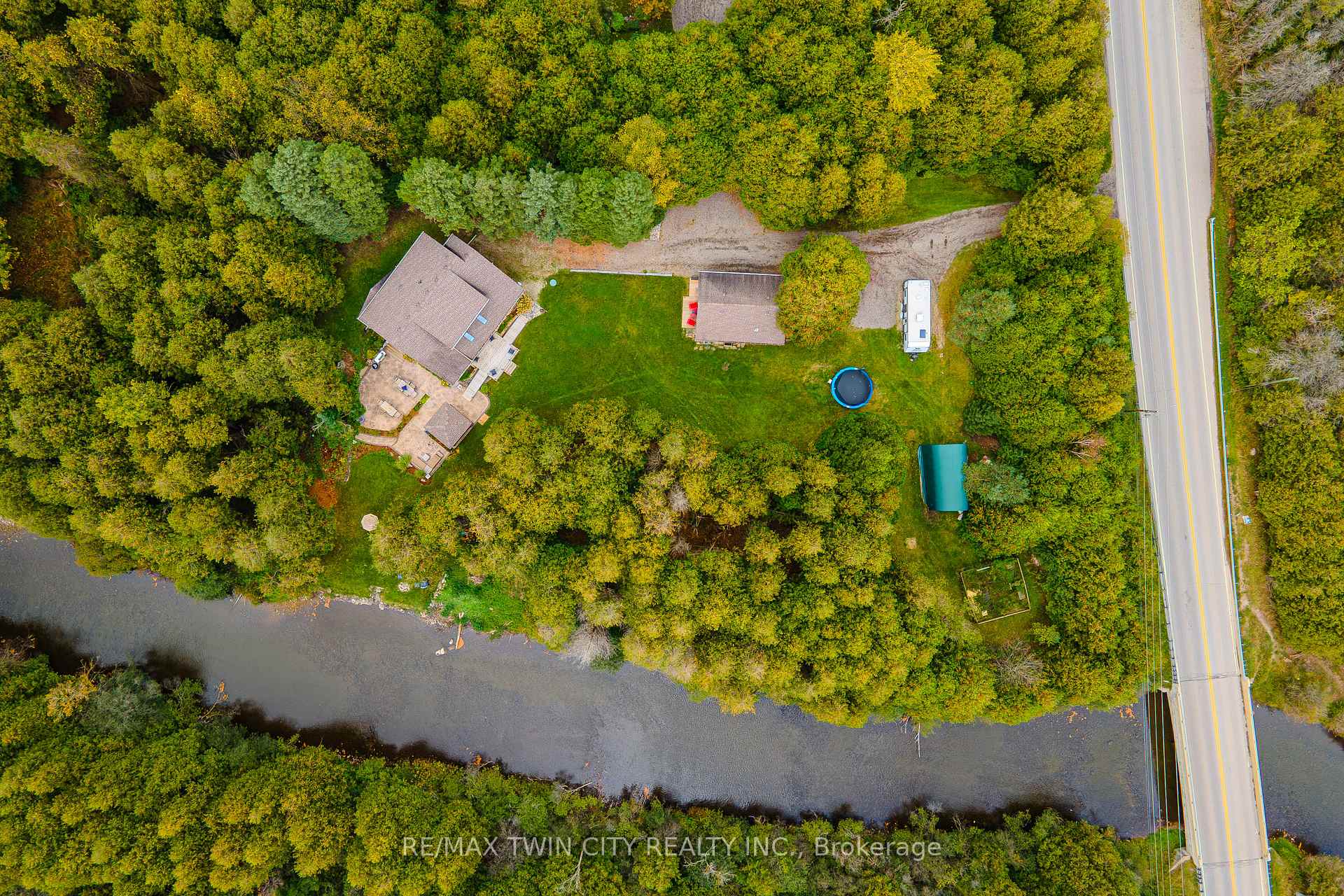 Photo 25 of 641 Watson Road S, Puslinch, Rural Puslinch East — HOMEH