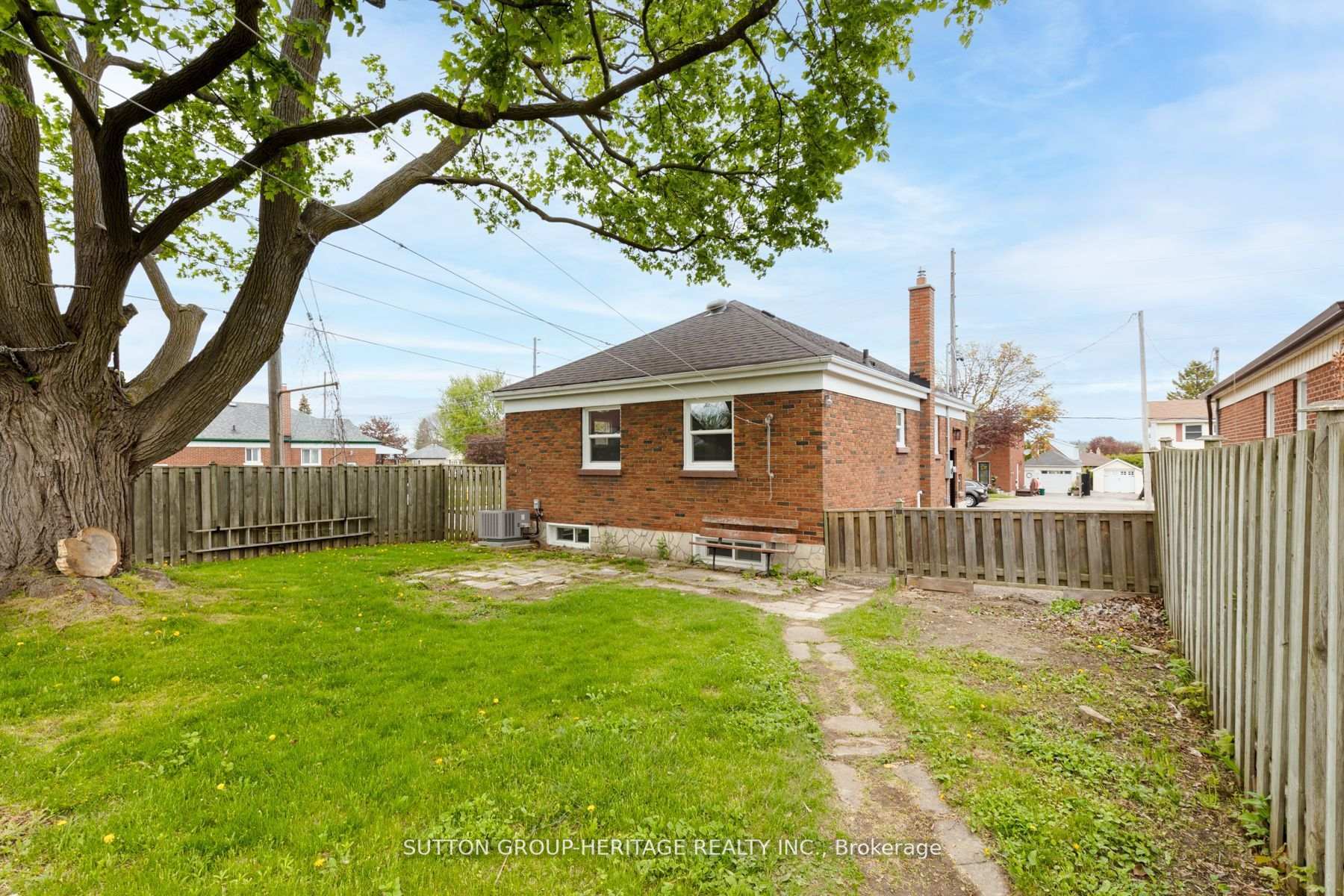Photo 49 of 58 Wilson Road N, Oshawa, O'Neill — HOMEH