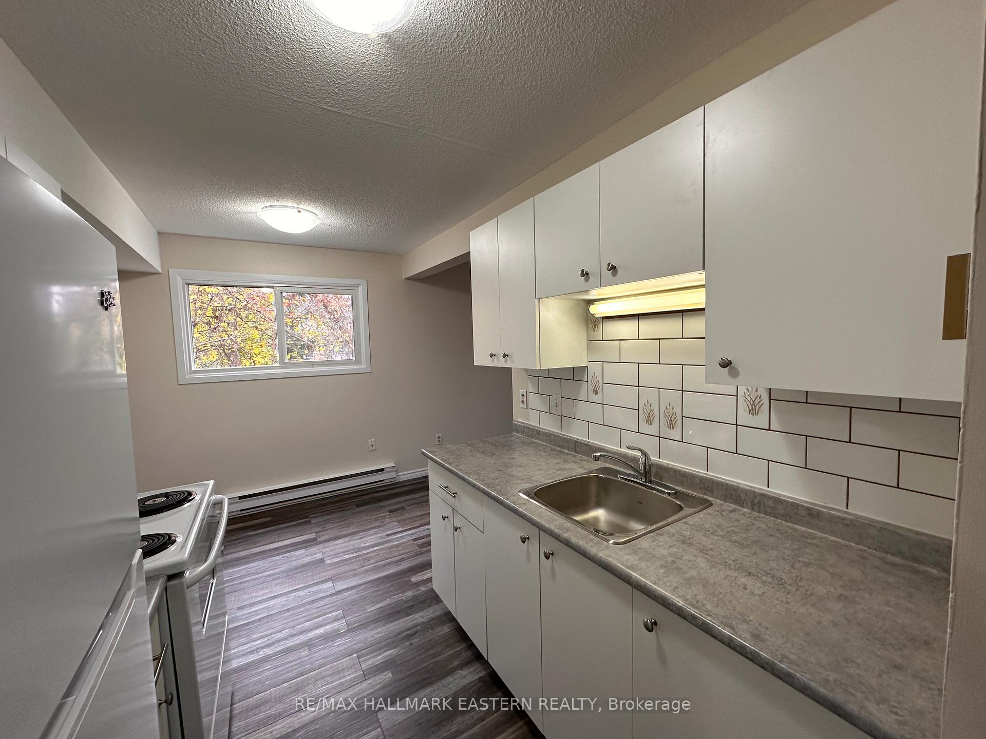 Photo 6 of Unit 302, 106 Lansdowne Street, Peterborough, Town Ward 3 — HOMEH