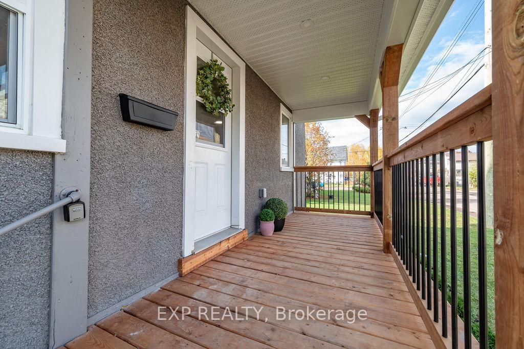 Photo 4 of 146 Blake Street, Renfrew — HOMEH