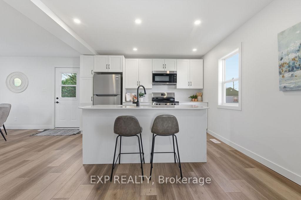 Photo 16 of 146 Blake Street, Renfrew — HOMEH
